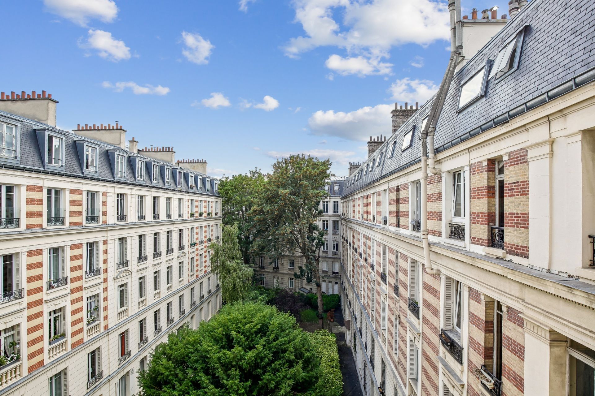 luxury apartment 4 Rooms for sale on PARIS (75016)
