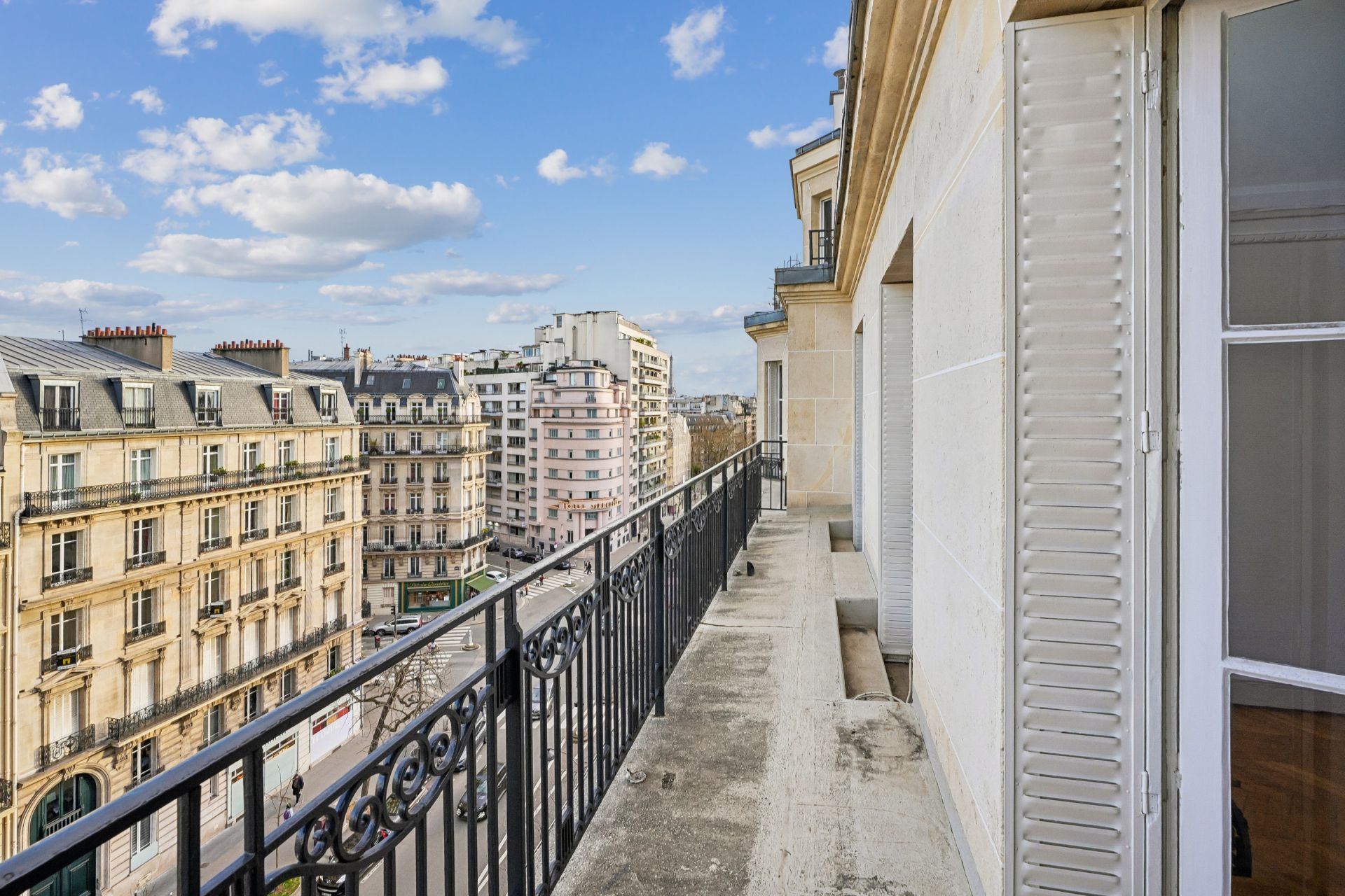 luxury duplex 10 Rooms for sale on PARIS (75017)