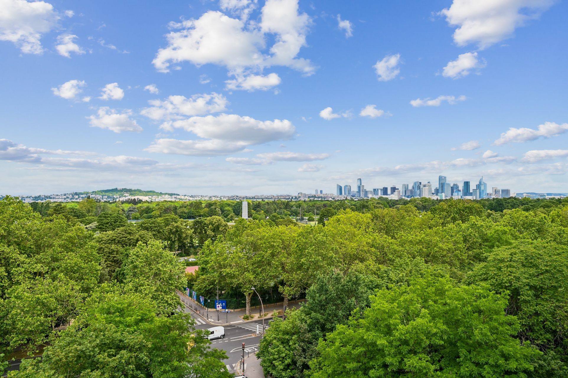 luxury apartment 5 Rooms for sale on PARIS (75016)