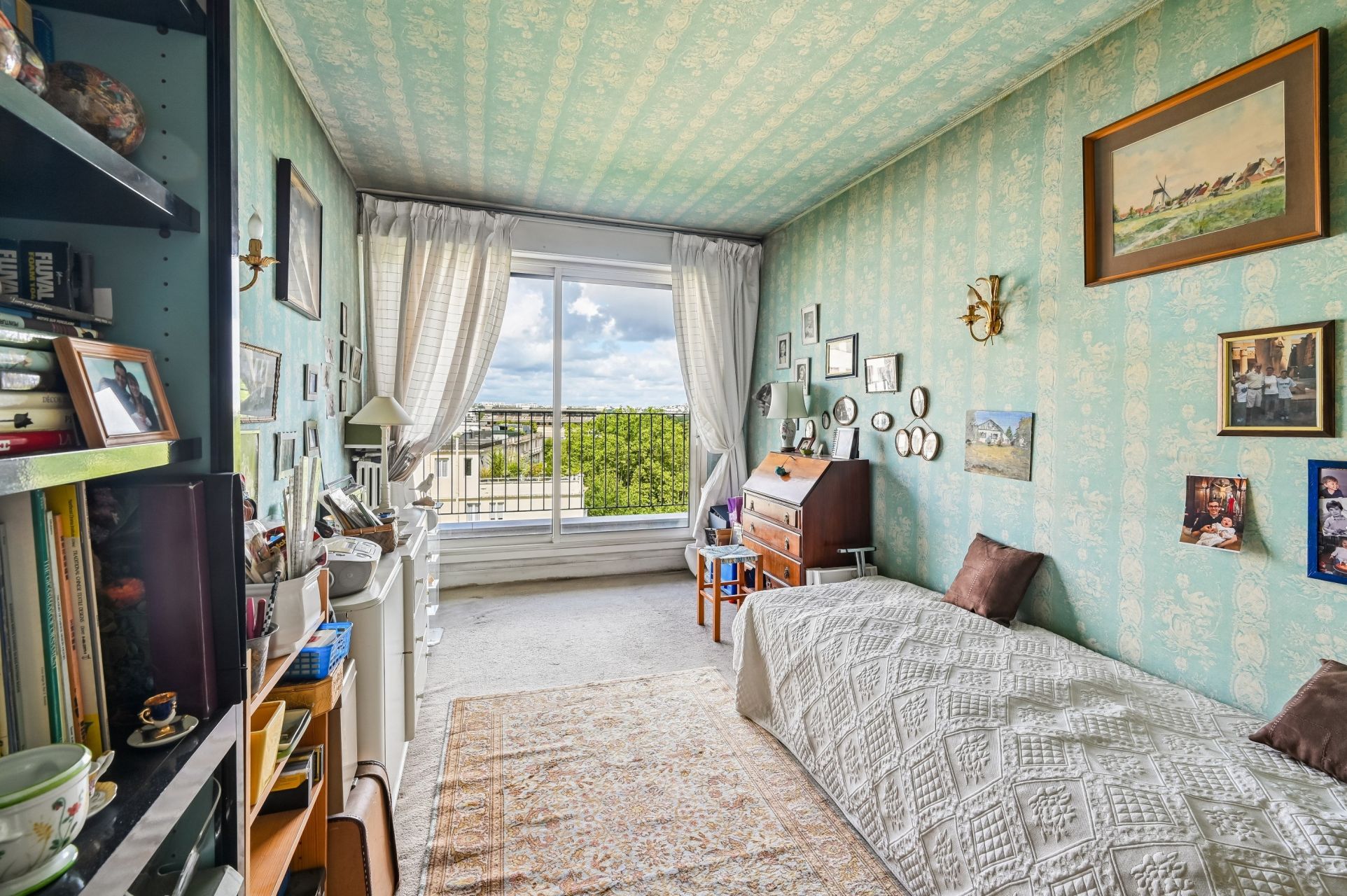 luxury apartment 5 Rooms for sale on PARIS (75016)