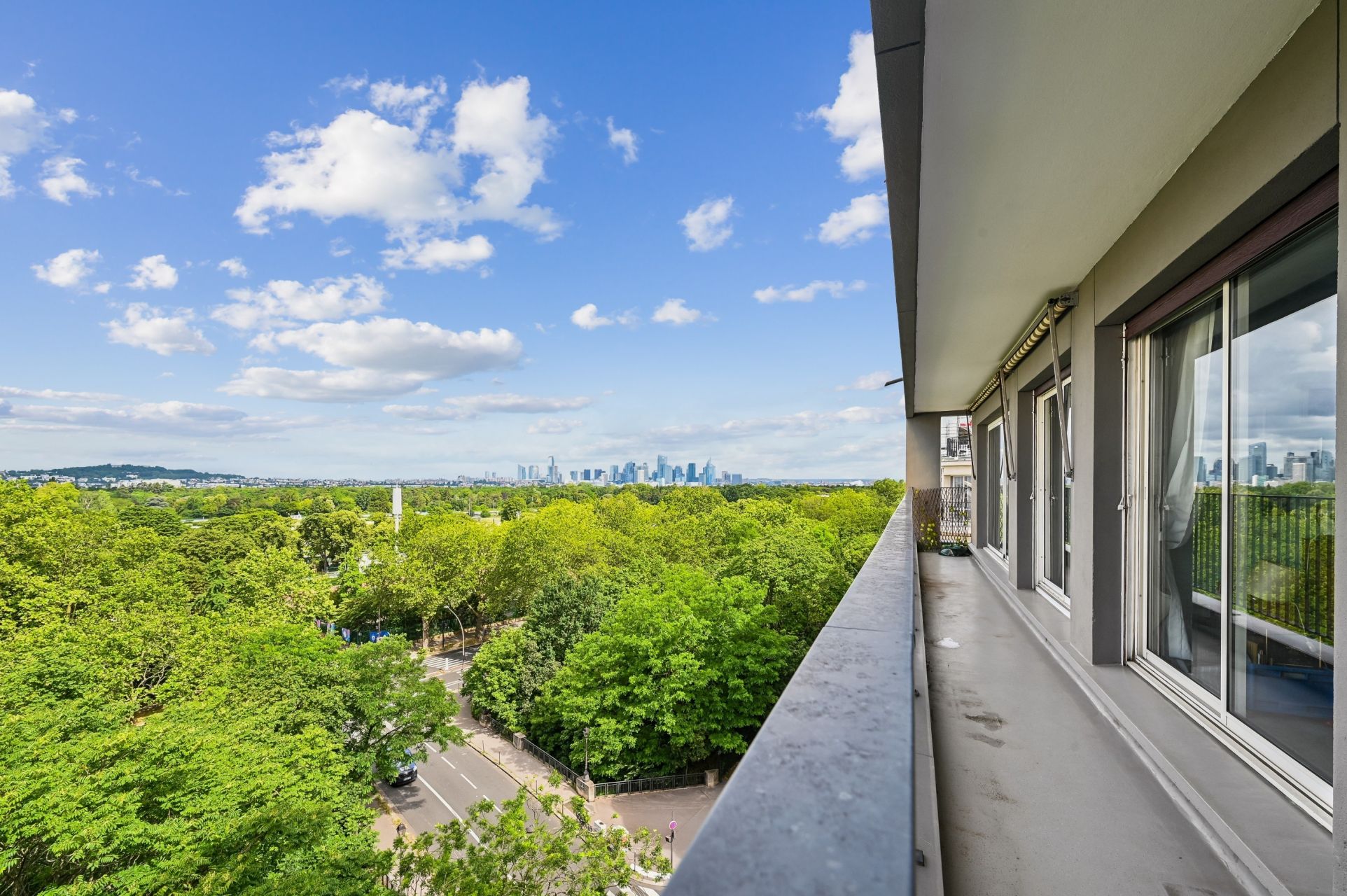 luxury apartment 5 Rooms for sale on PARIS (75016)