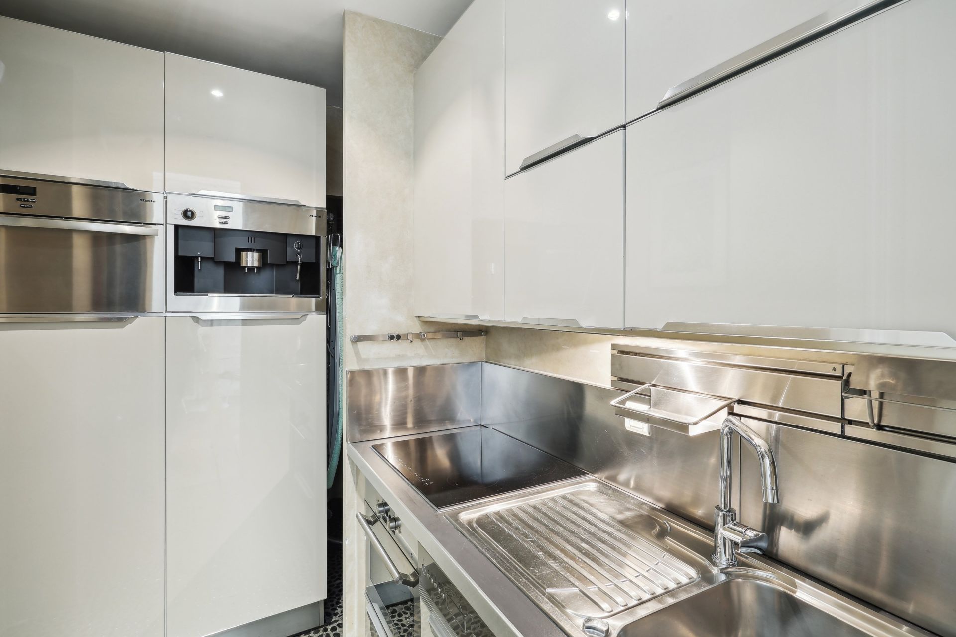 luxury apartment 2 Rooms for sale on PARIS (75002)