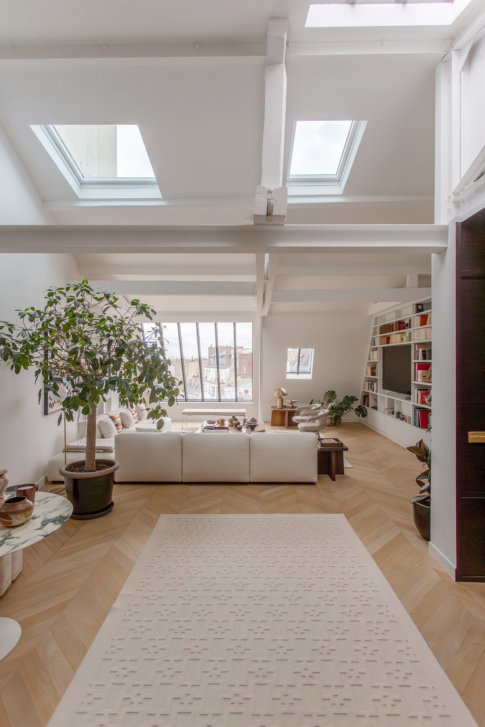 luxury duplex 5 Rooms for sale on PARIS (75008)