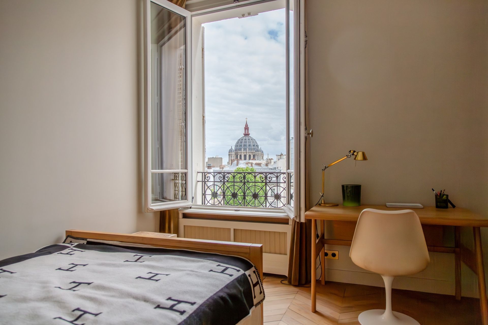 luxury duplex 5 Rooms for sale on PARIS (75008)