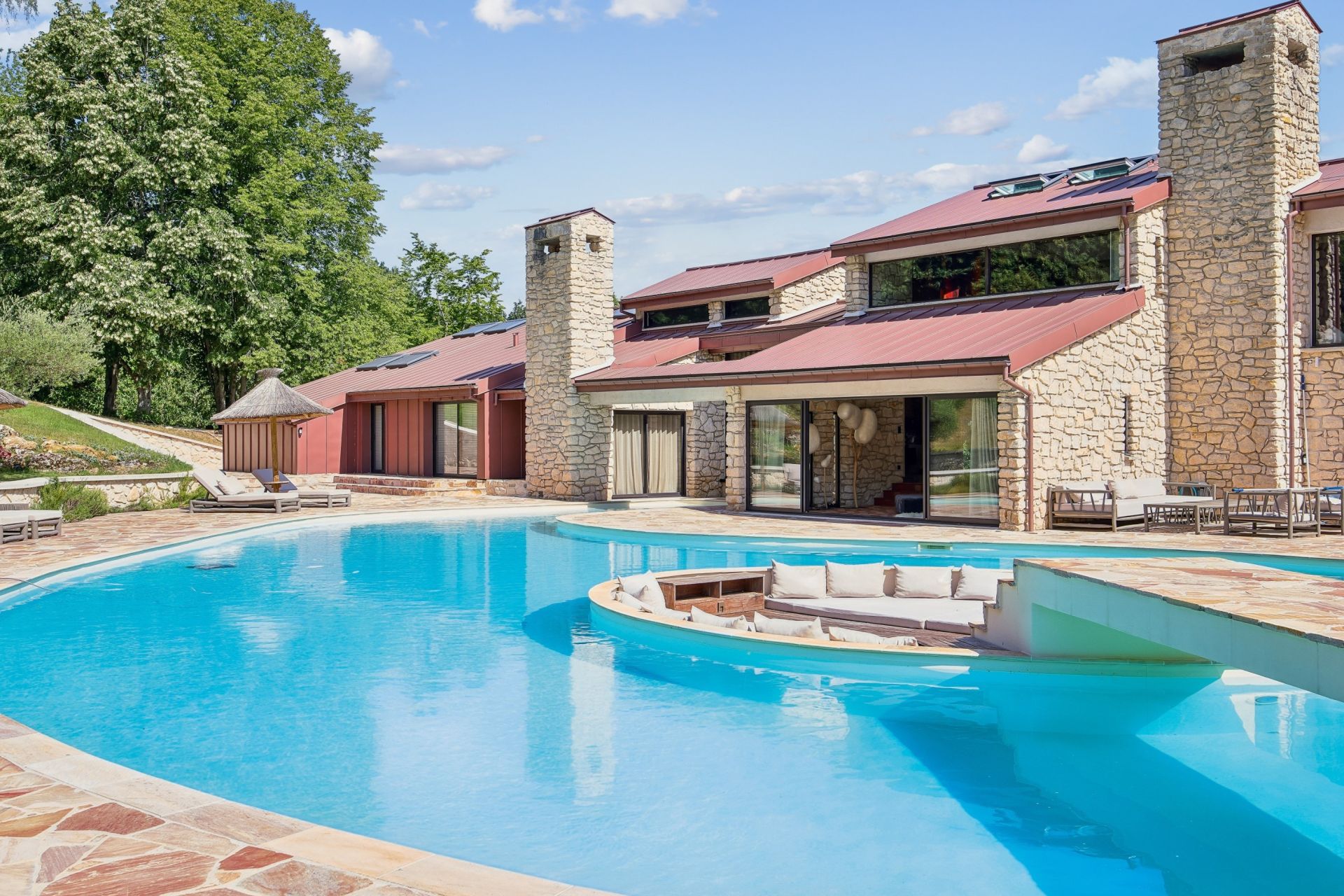 luxury house 16 Rooms for sale on MILON LA CHAPELLE (78470)