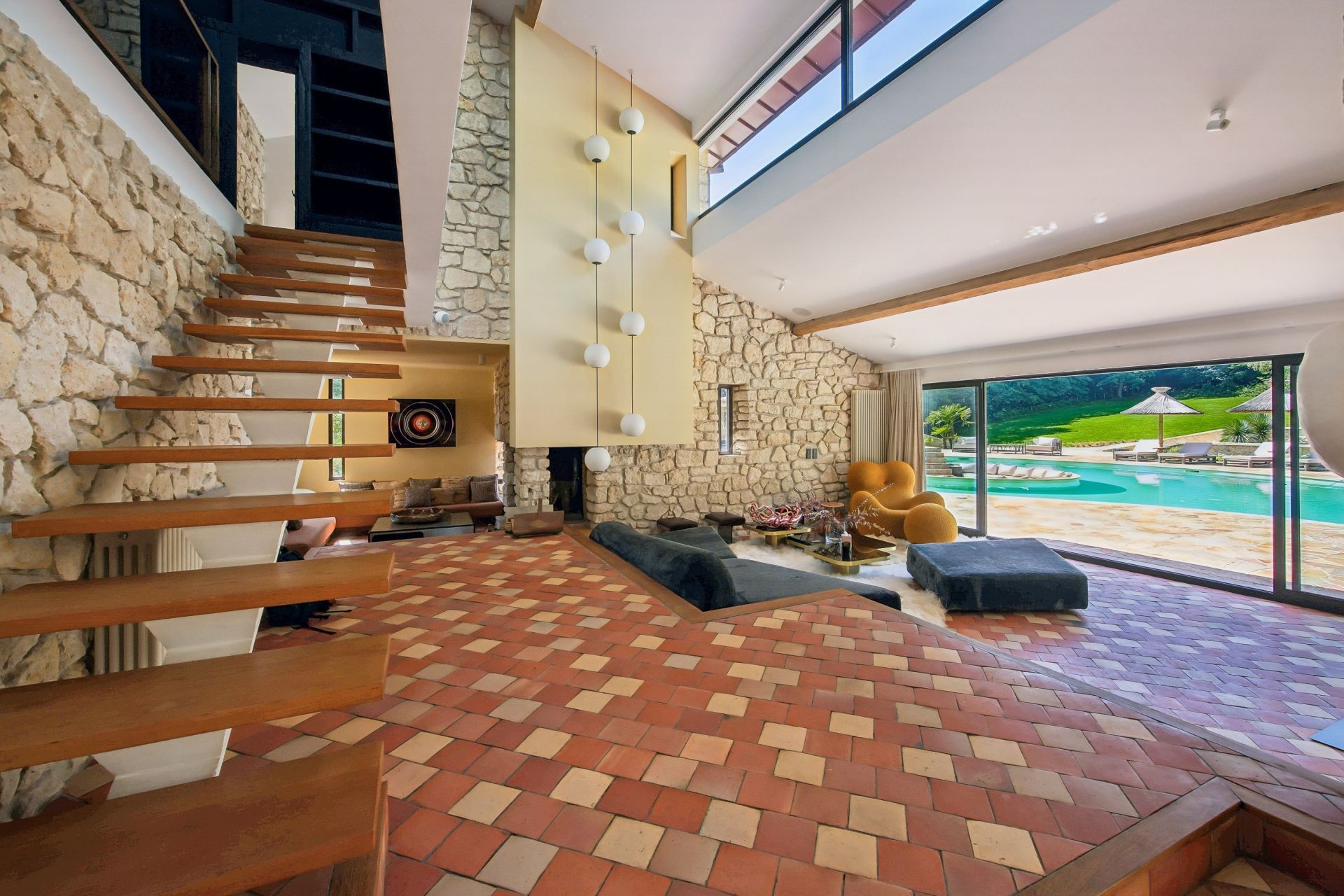 luxury house 16 Rooms for sale on MILON LA CHAPELLE (78470)