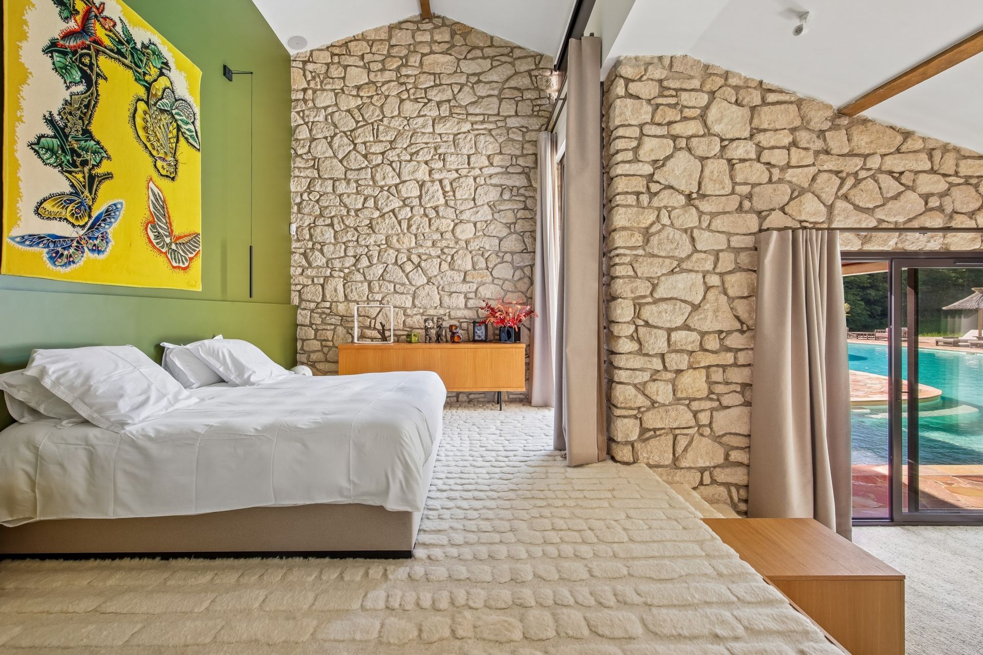 luxury house 16 Rooms for sale on MILON LA CHAPELLE (78470)