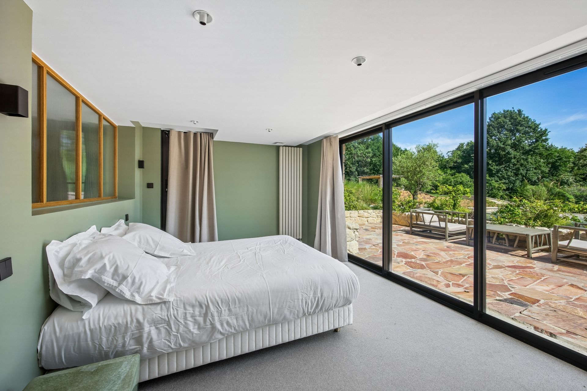 luxury house 16 Rooms for sale on MILON LA CHAPELLE (78470)