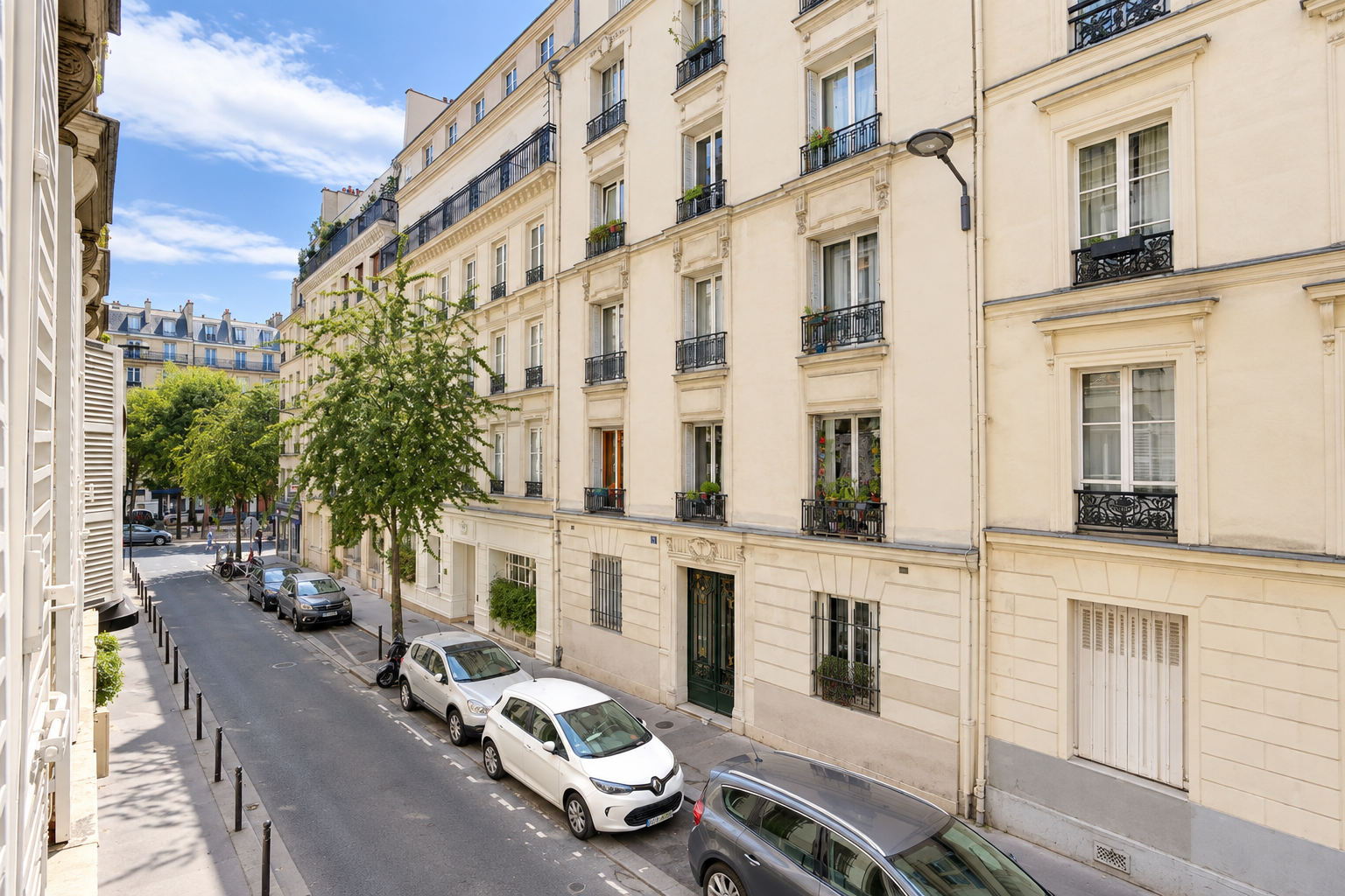 luxury apartment 4 Rooms for sale on PARIS (75017)
