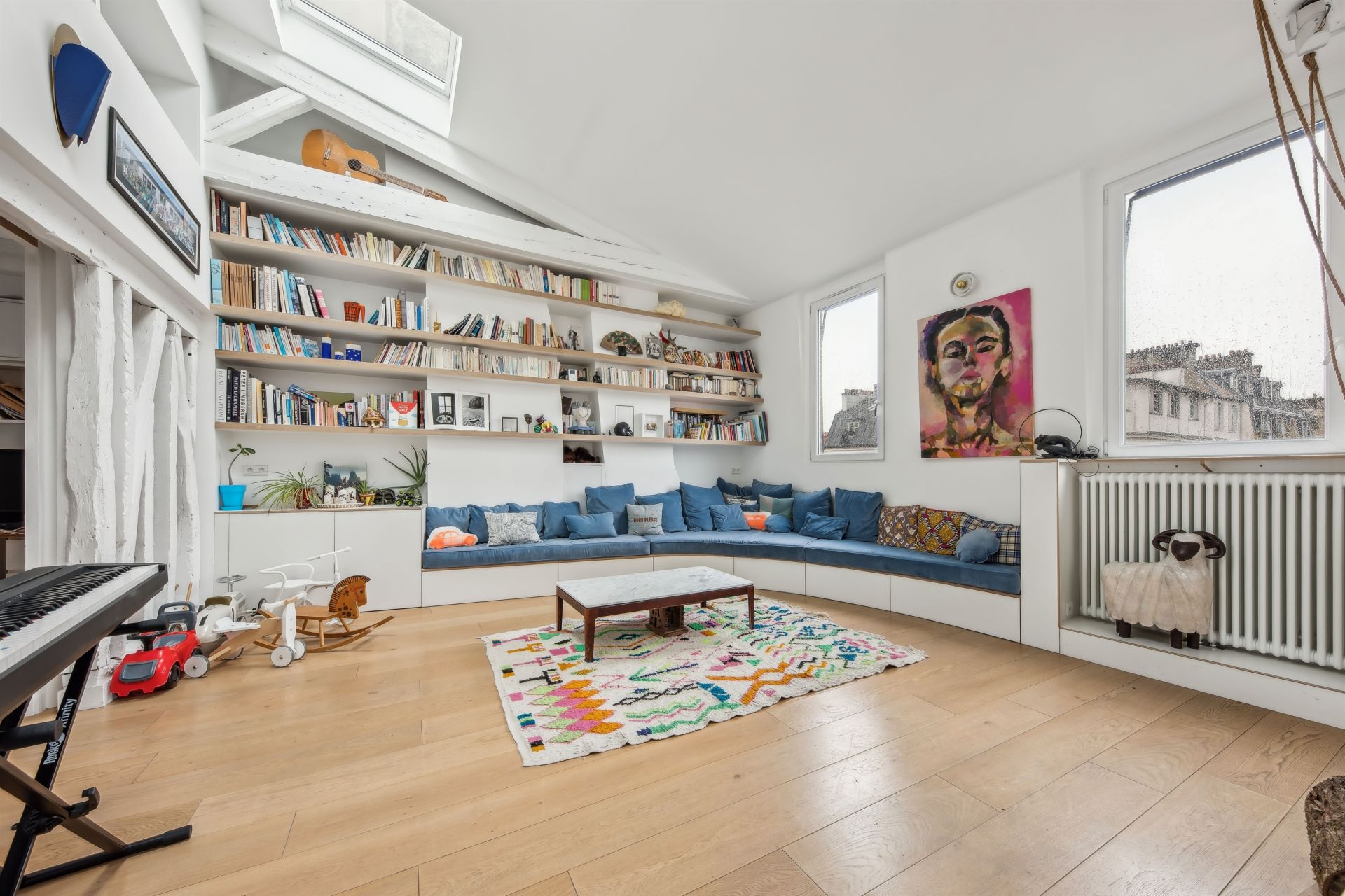 luxury apartment 5 Rooms for sale on PARIS (75017)