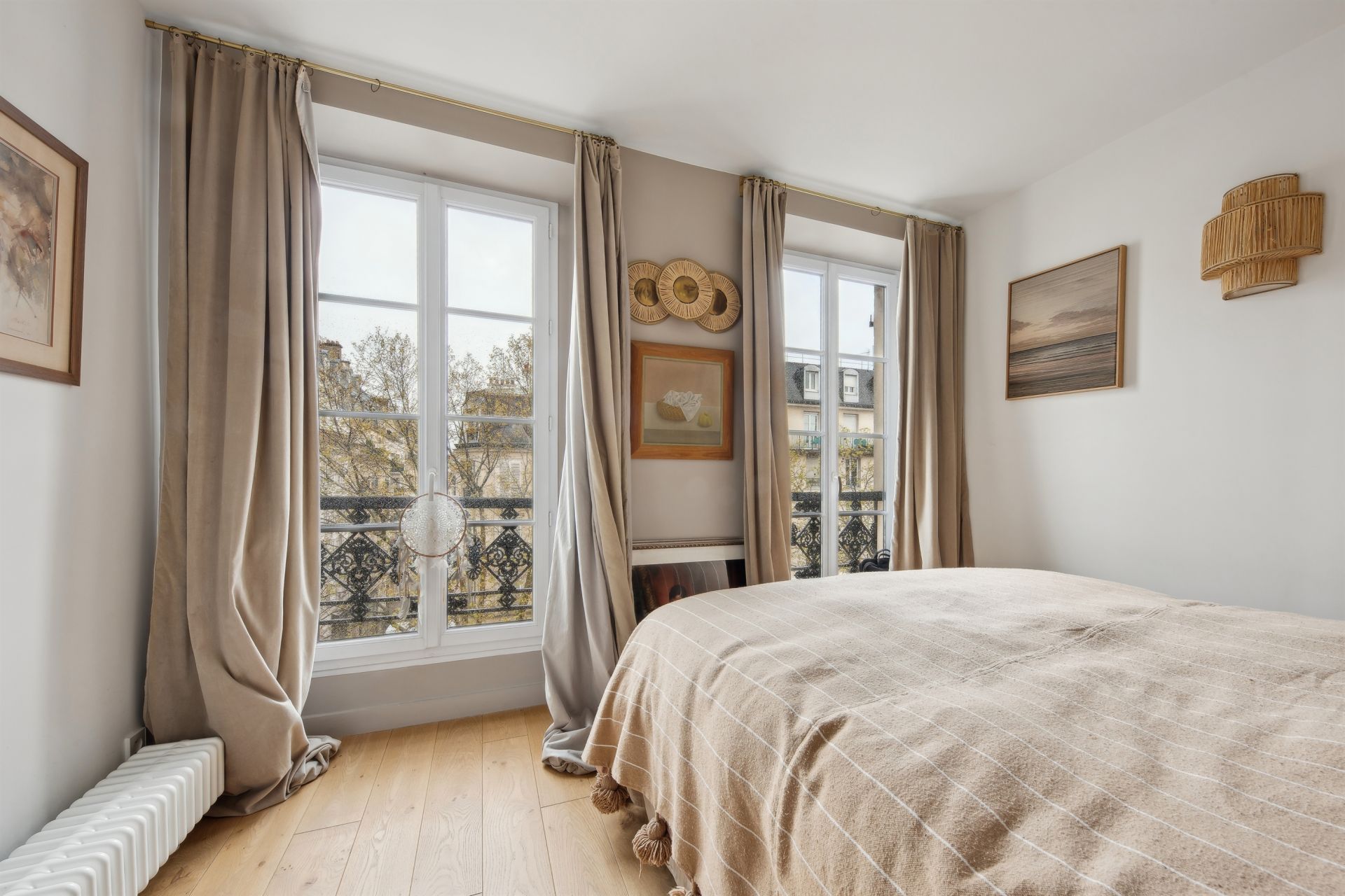 luxury apartment 5 Rooms for sale on PARIS (75017)