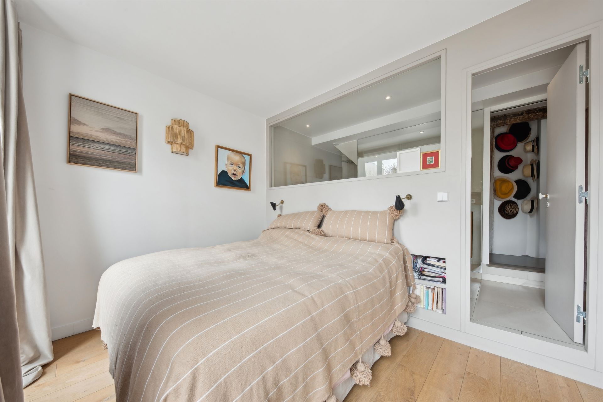 luxury apartment 5 Rooms for sale on PARIS (75017)