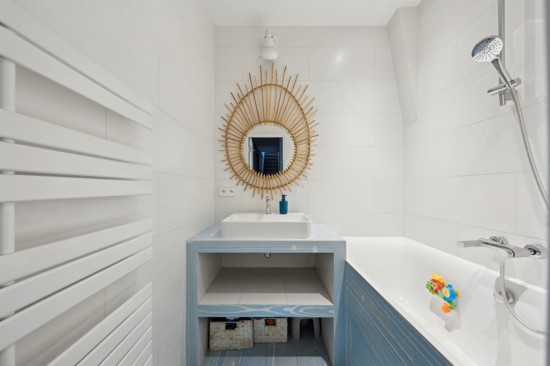 luxury apartment 5 Rooms for sale on PARIS (75017)