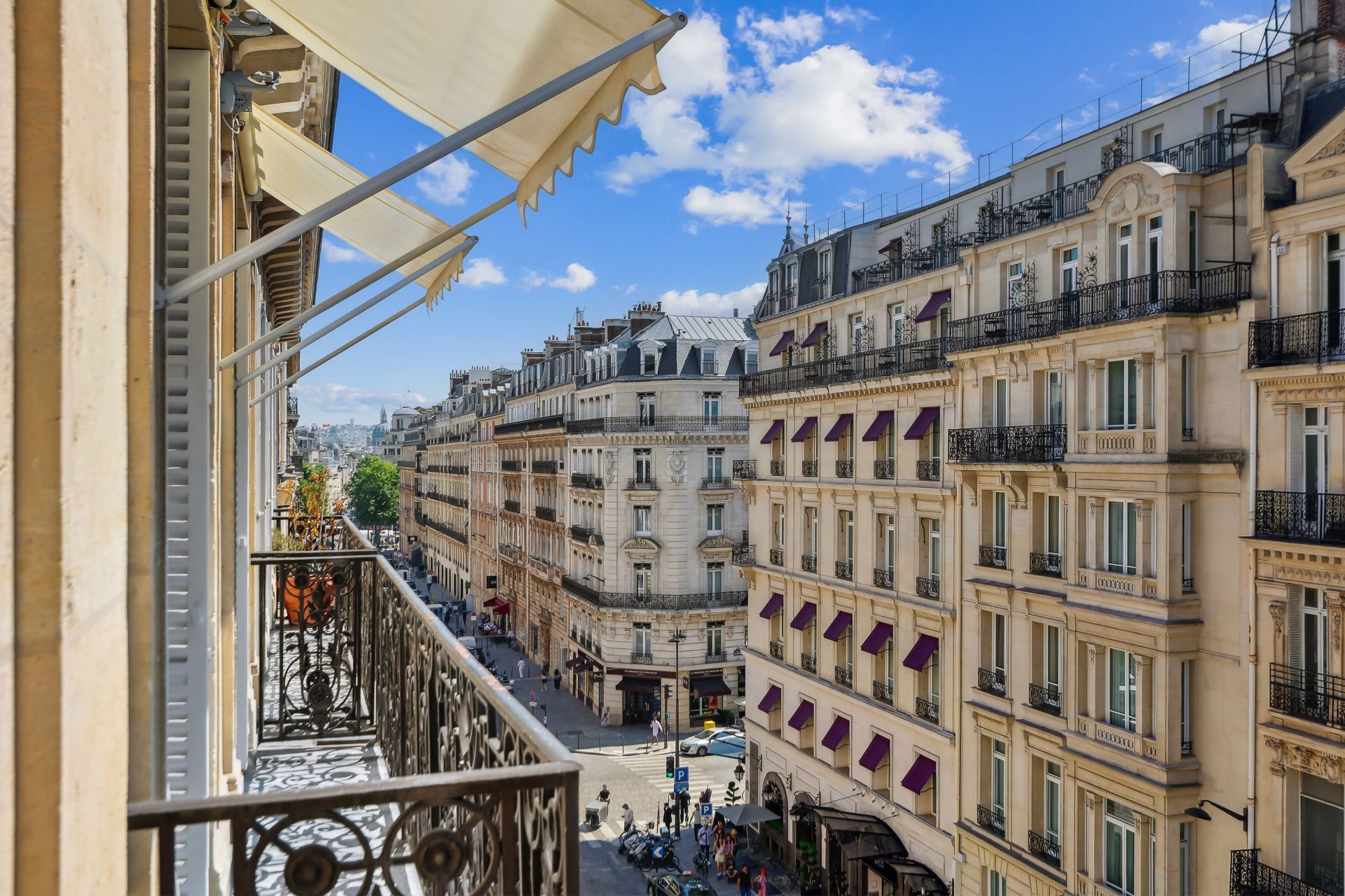 luxury apartment 5 Rooms for rent on PARIS (75008)