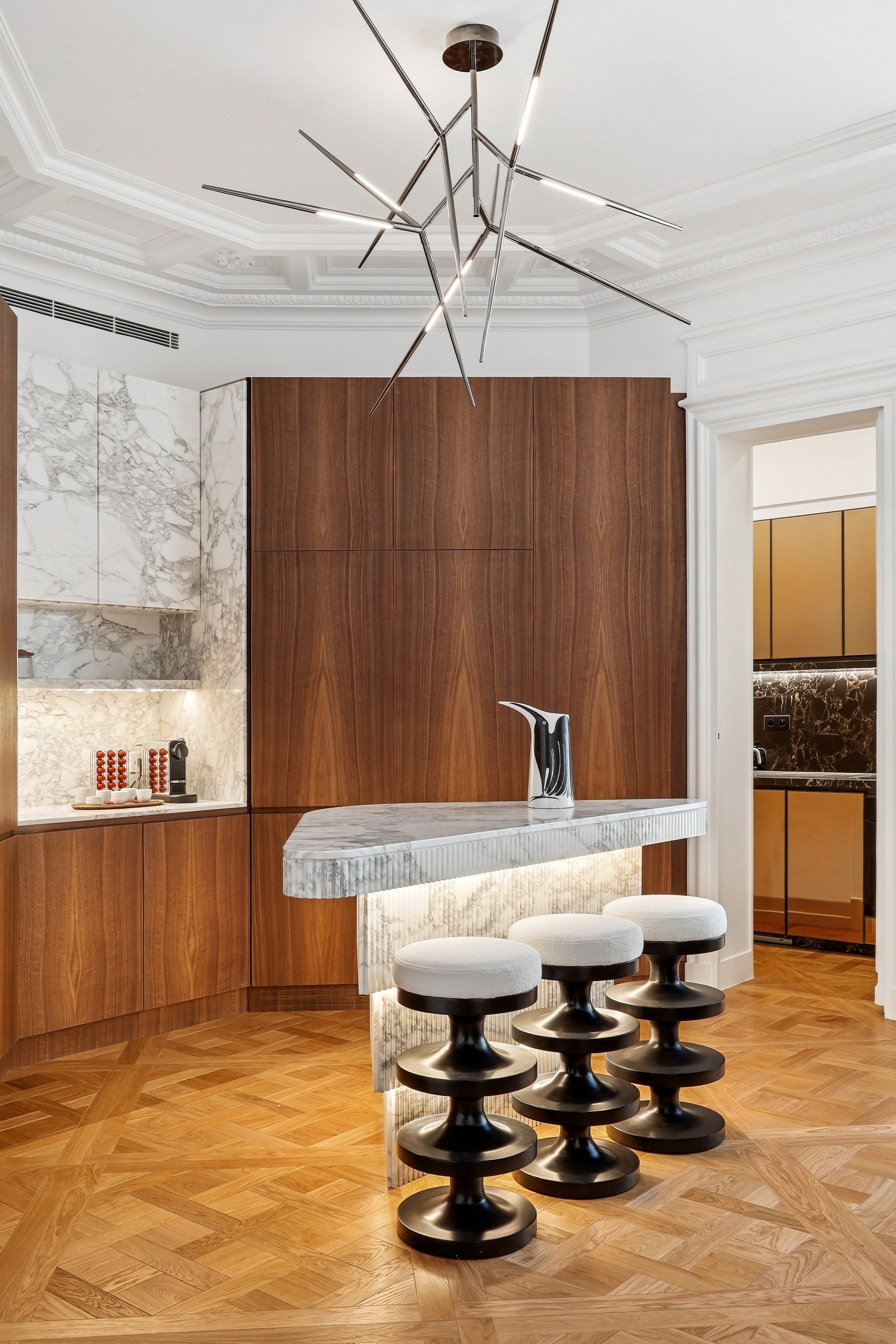 luxury apartment 5 Rooms for rent on PARIS (75008)