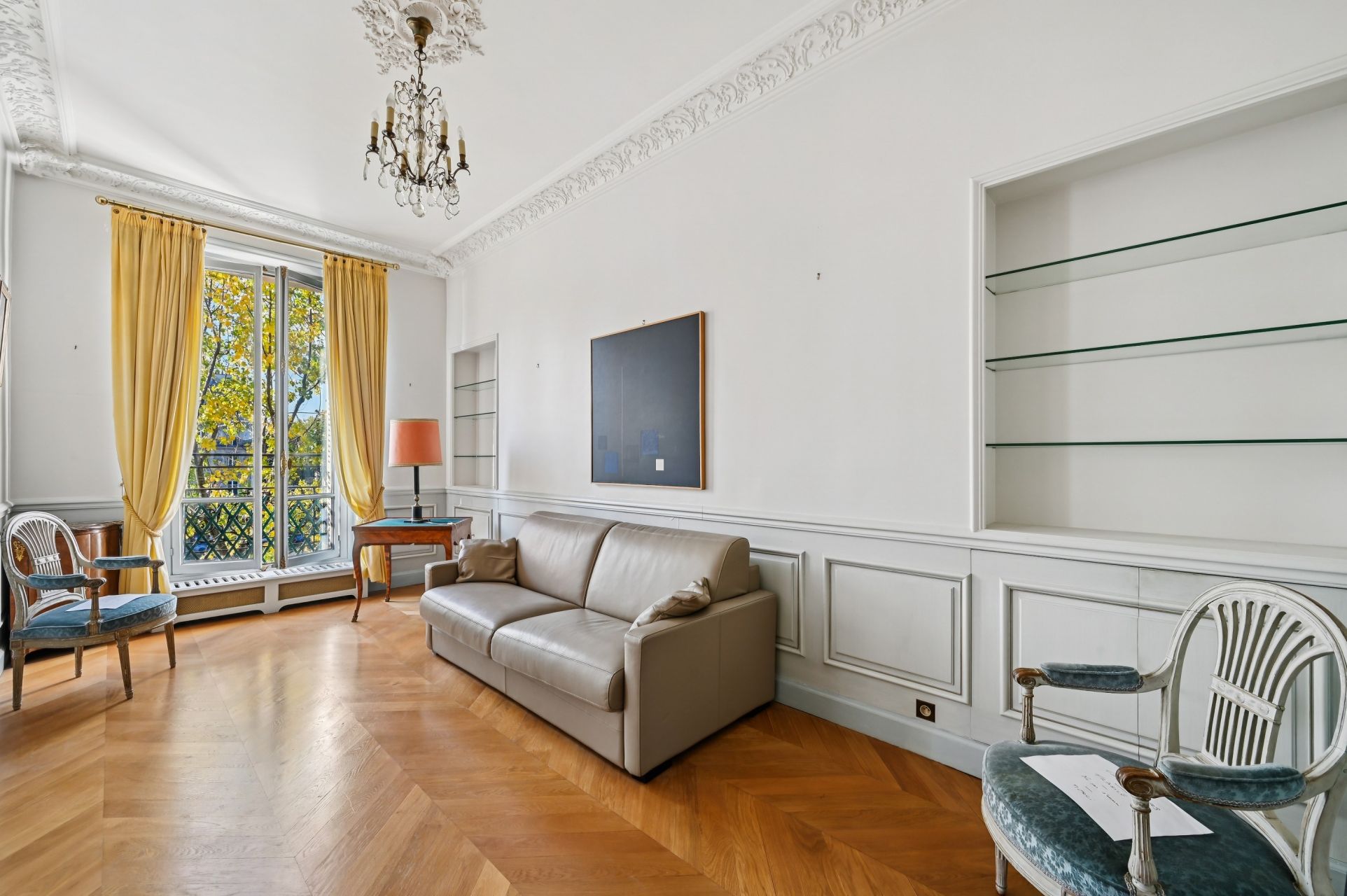 luxury apartment 5 Rooms for sale on PARIS (75004)