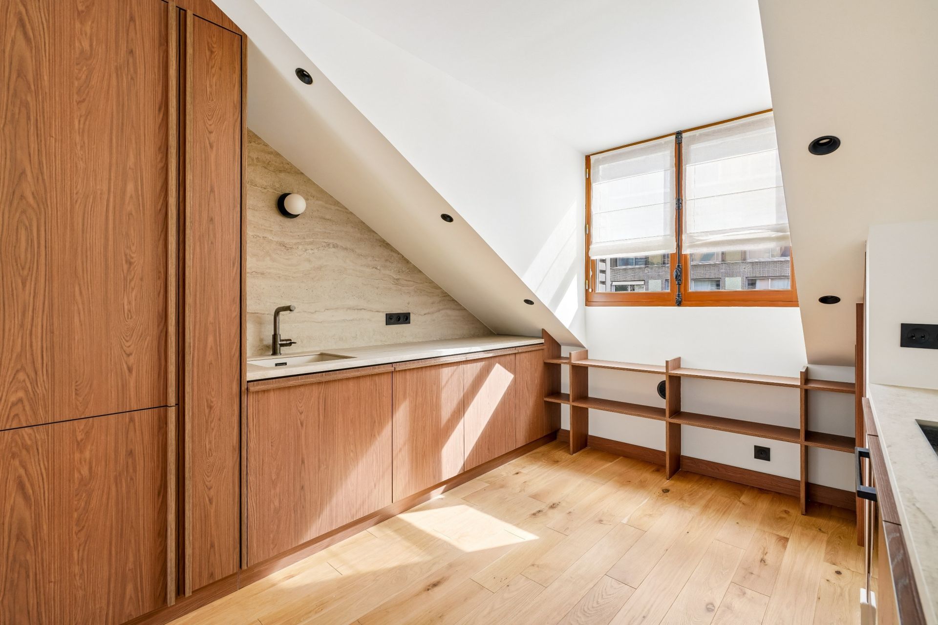luxury house 6 Rooms for sale on PARIS (75015)