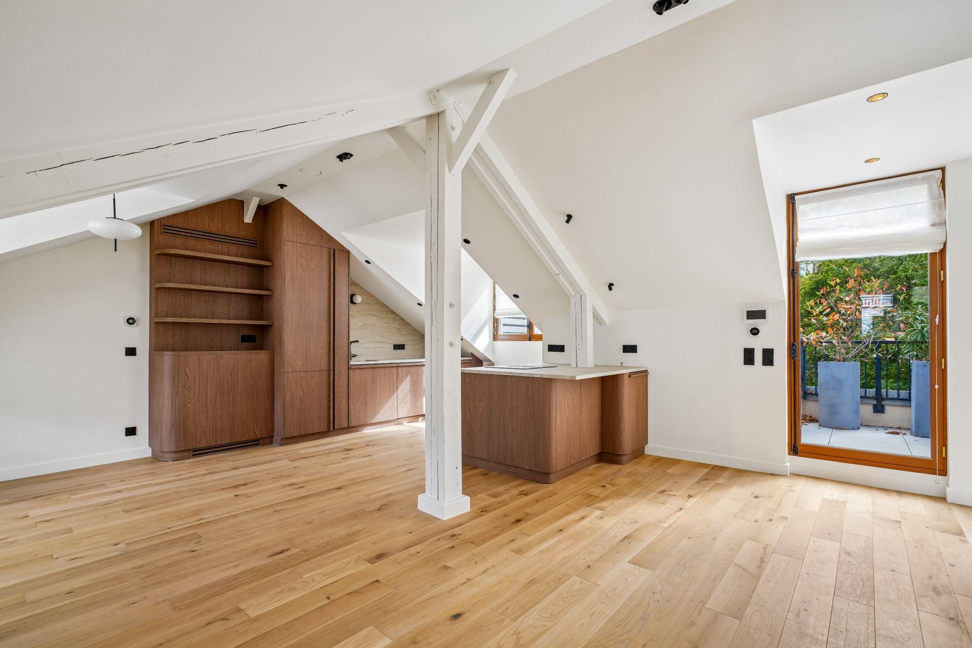 luxury house 6 Rooms for sale on PARIS (75015)