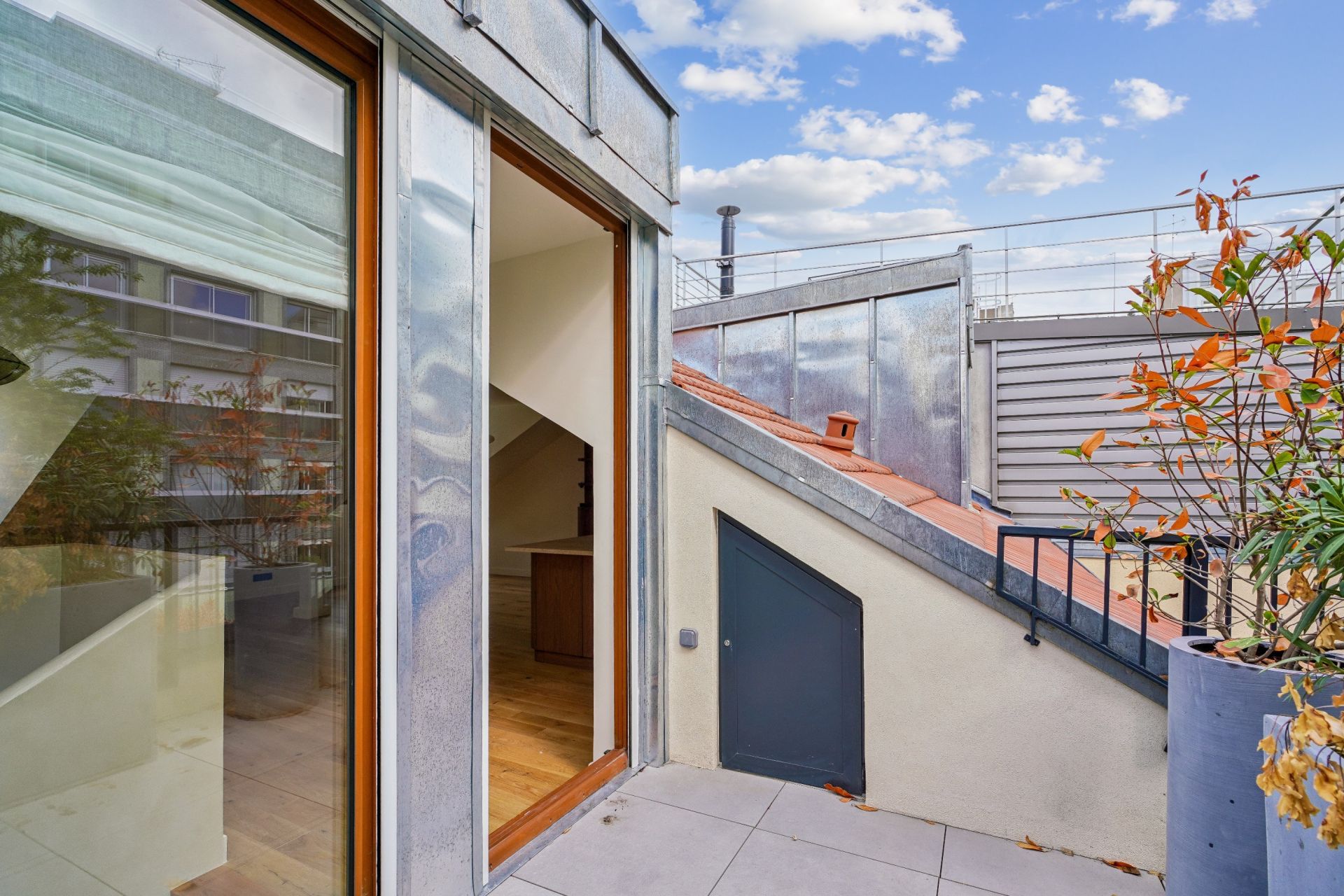 luxury house 6 Rooms for sale on PARIS (75015)