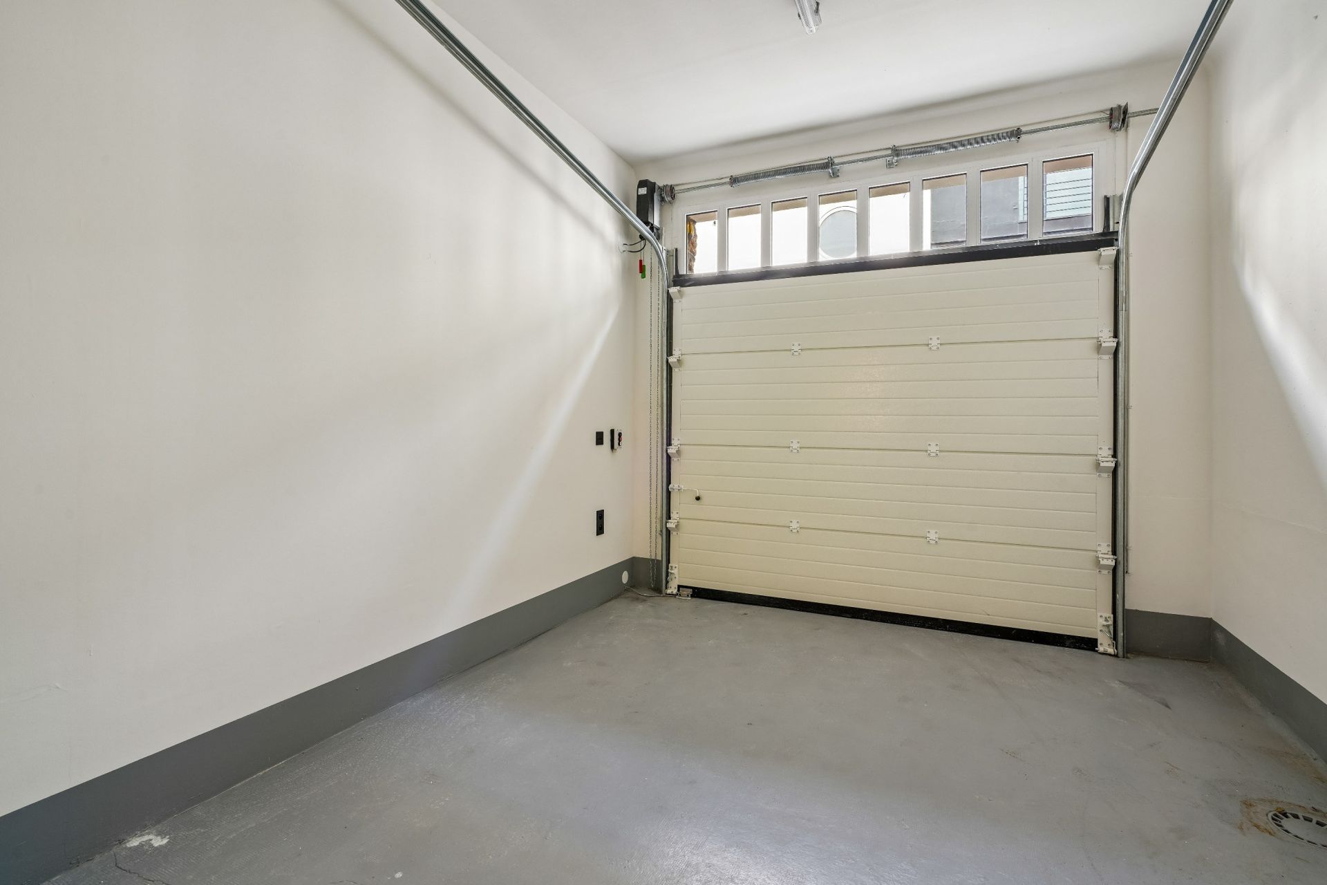 luxury house 6 Rooms for sale on PARIS (75015)
