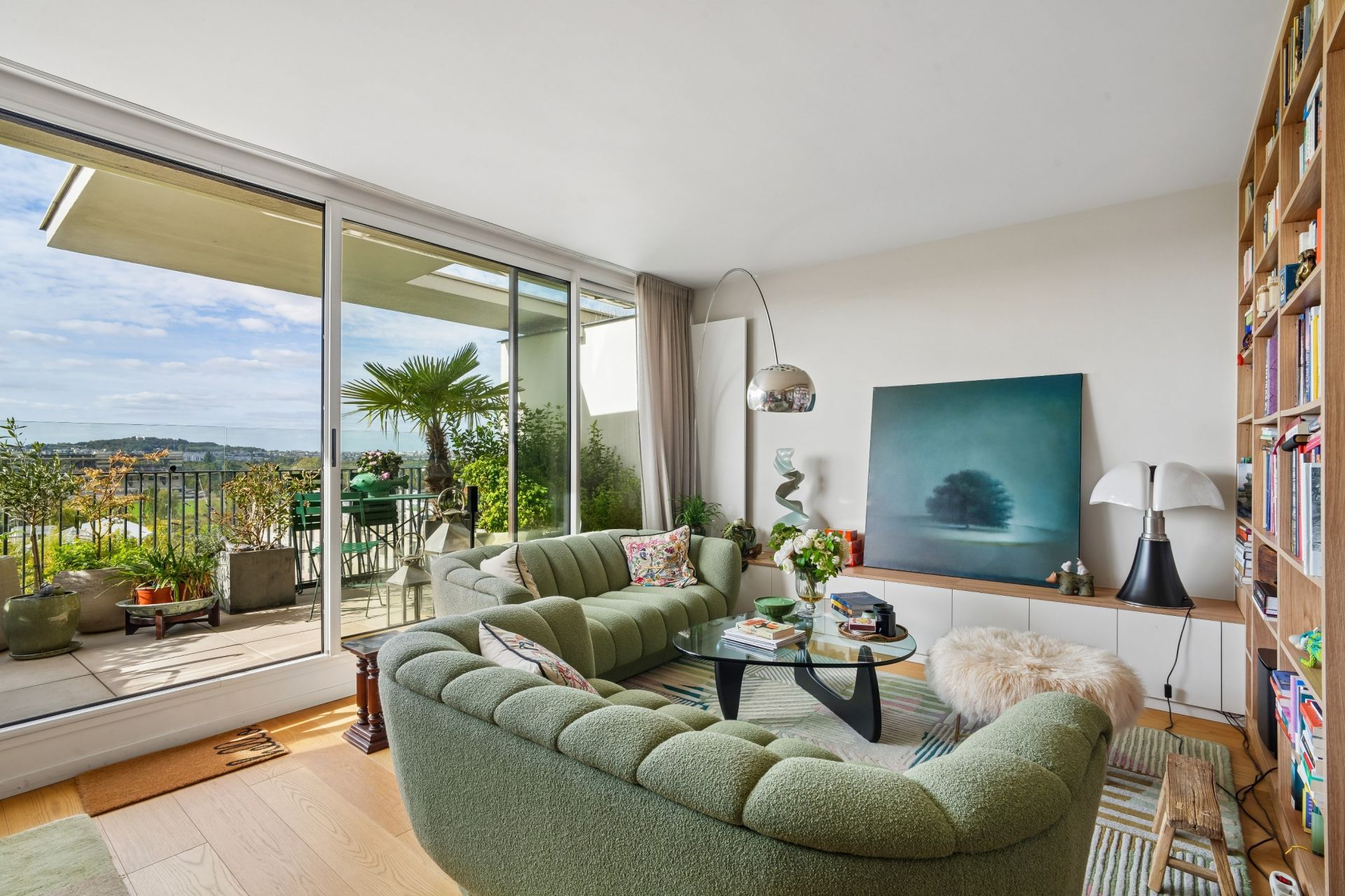 luxury apartment 4 Rooms for sale on PARIS (75016)