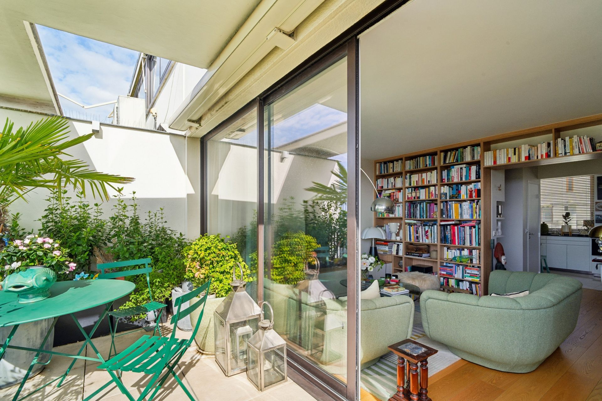 luxury apartment 4 Rooms for sale on PARIS (75016)