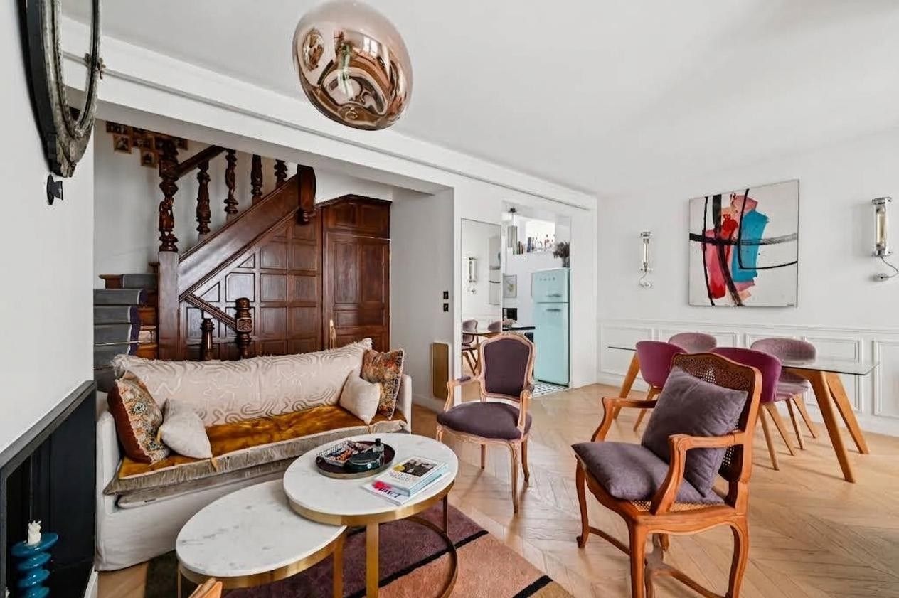 luxury house 5 Rooms for sale on PARIS (75017)