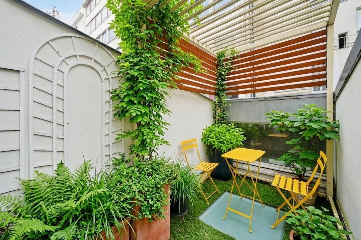 luxury house 5 Rooms for sale on PARIS (75017)