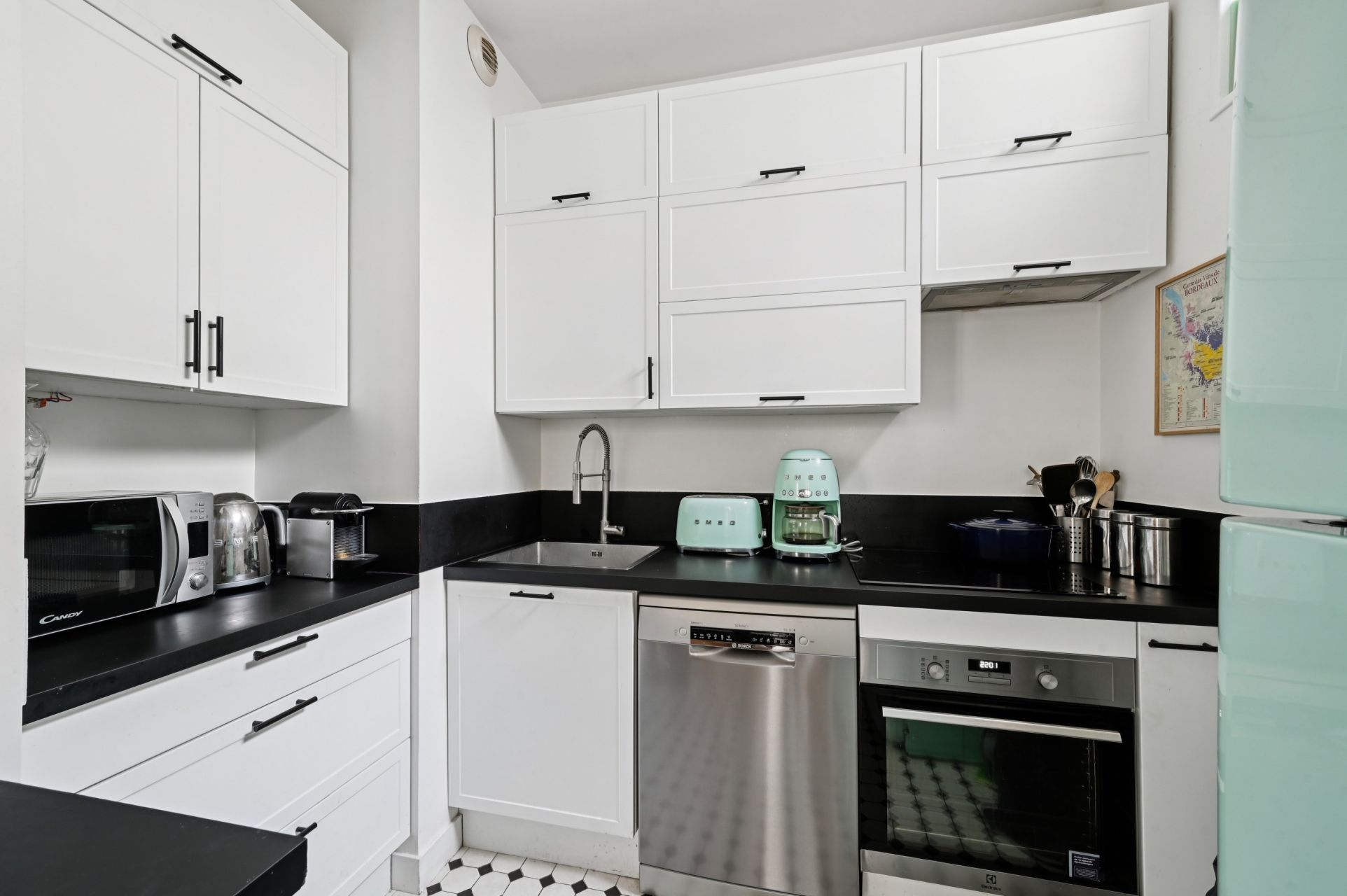 luxury house 5 Rooms for sale on PARIS (75017)