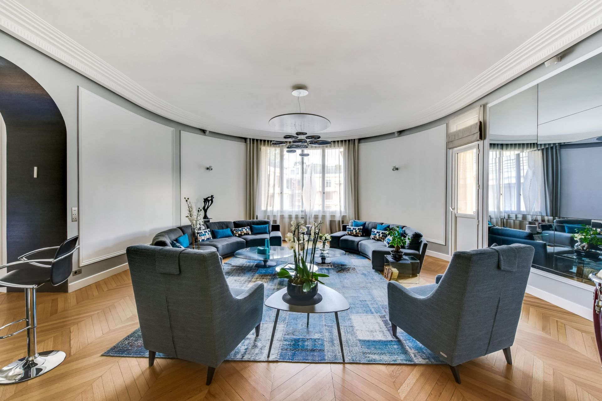 luxury apartment 6 Rooms for sale on PARIS (75016)