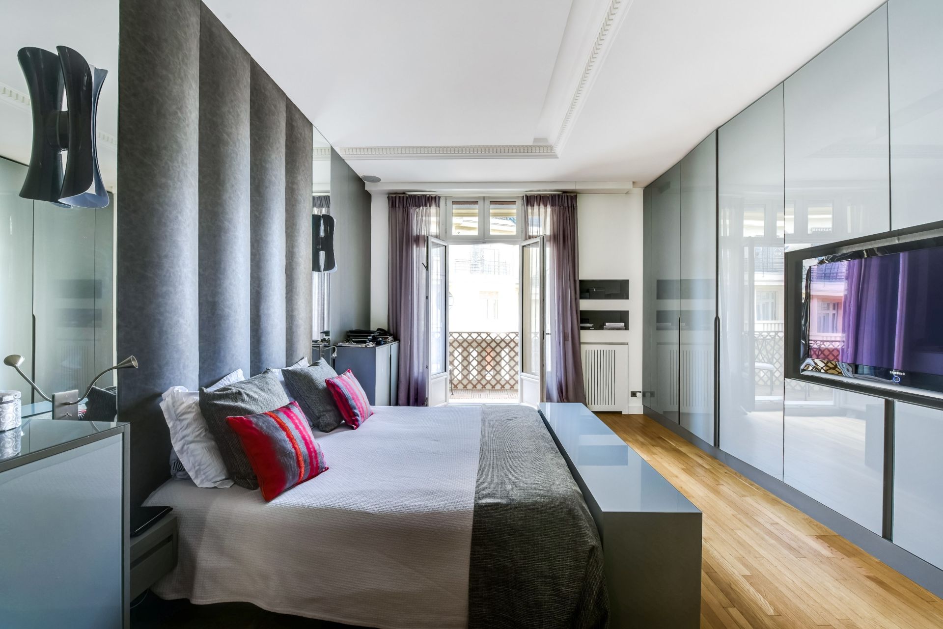 luxury apartment 6 Rooms for sale on PARIS (75016)