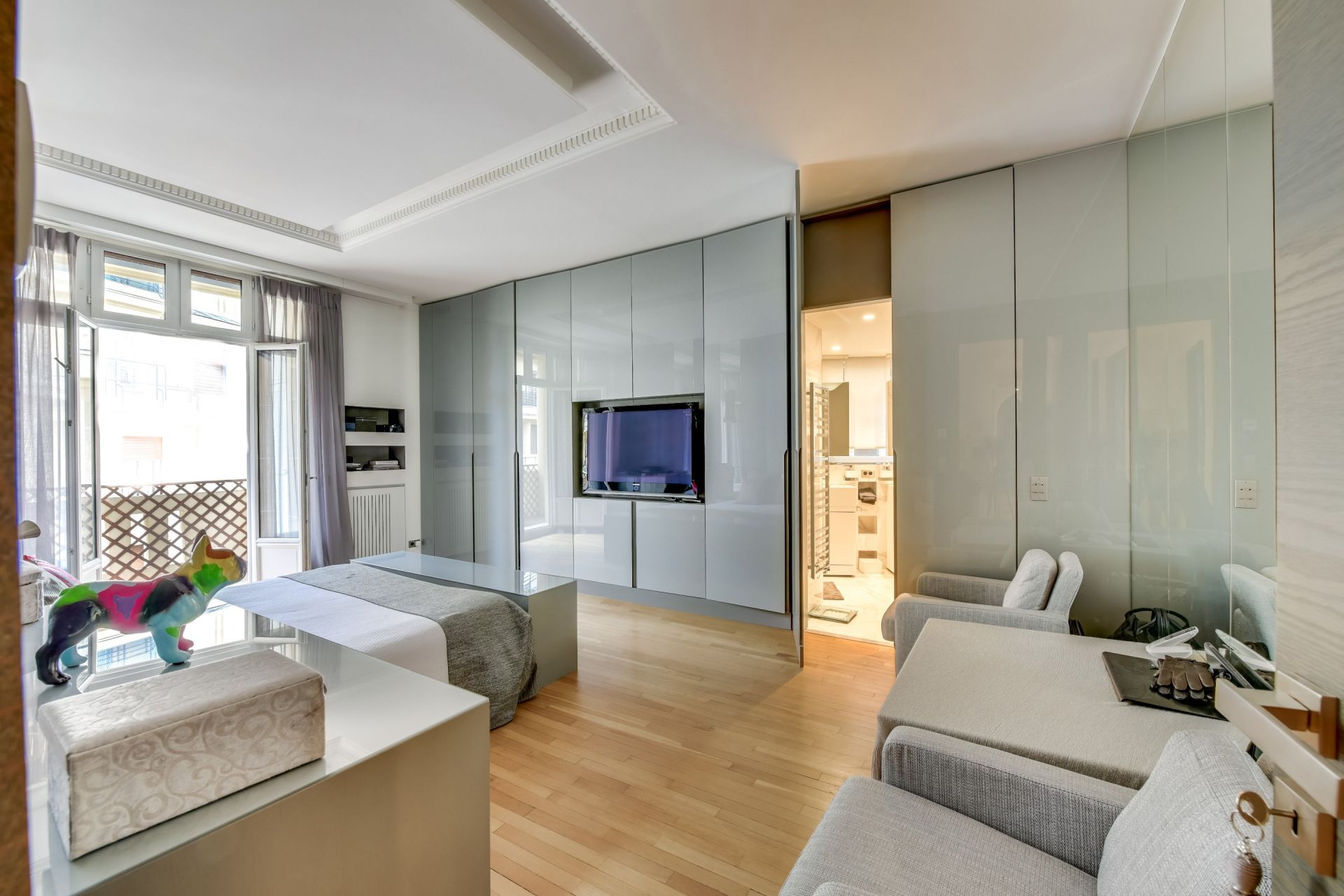luxury apartment 6 Rooms for sale on PARIS (75016)
