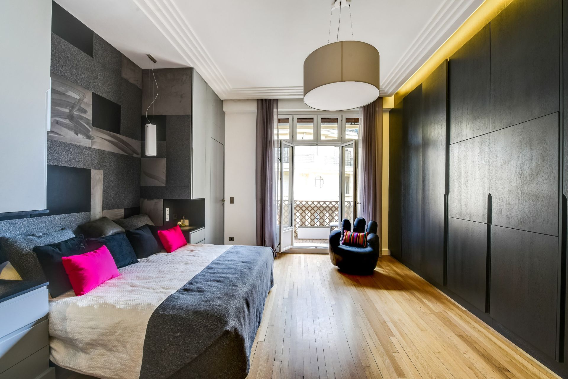 luxury apartment 6 Rooms for sale on PARIS (75016)