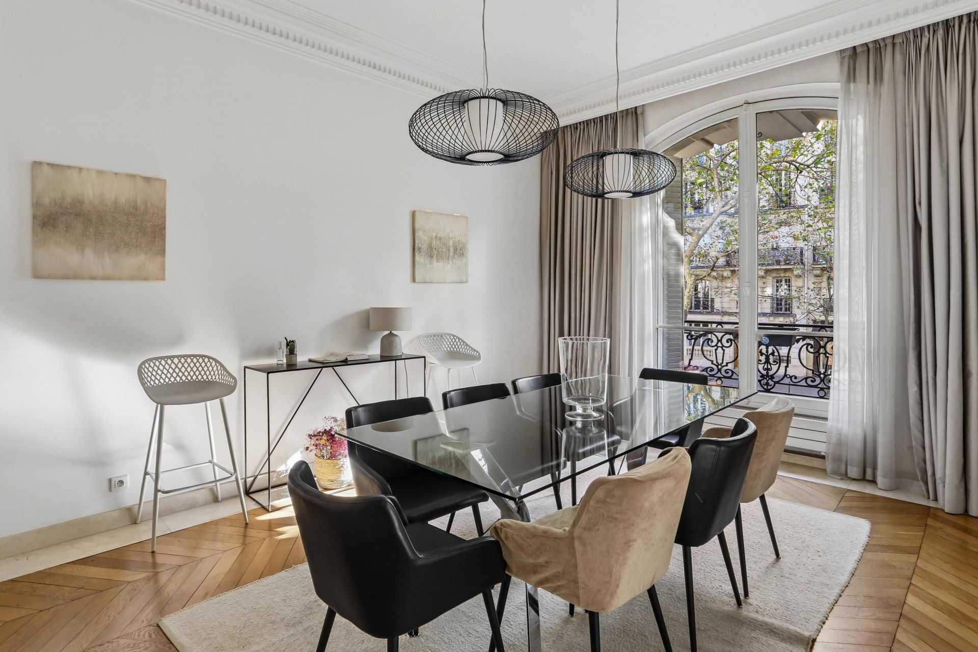luxury apartment 6 Rooms for sale on PARIS (75017)
