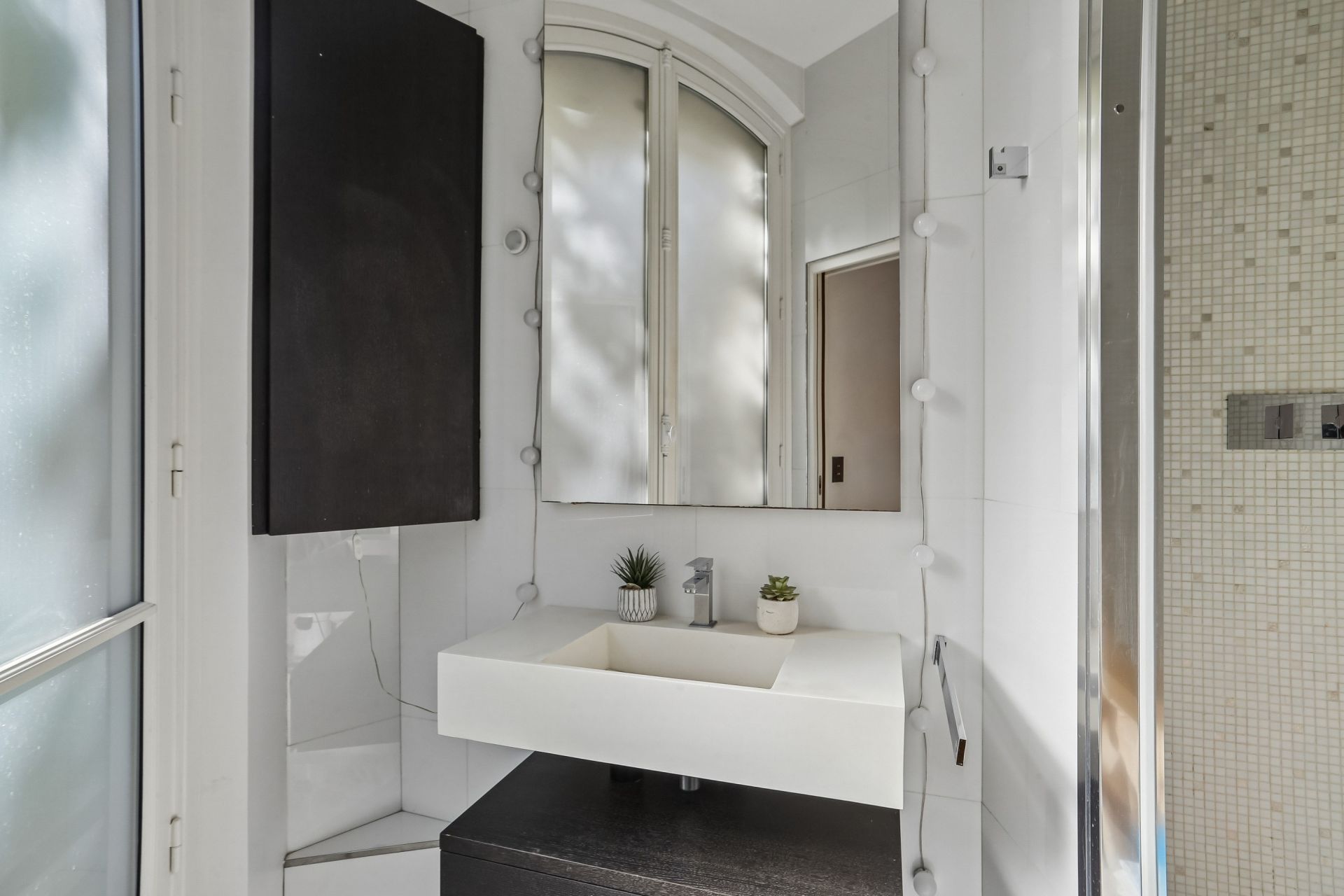 luxury apartment 6 Rooms for sale on PARIS (75017)