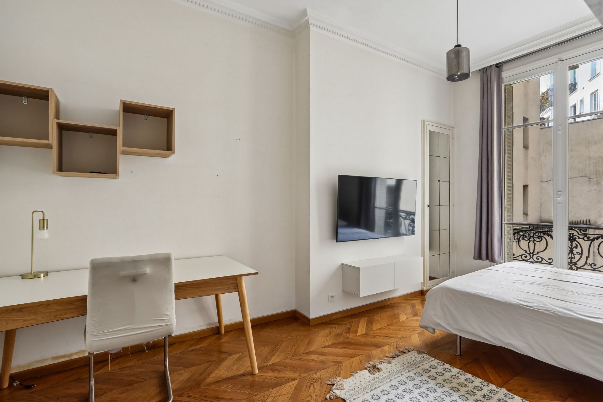 luxury apartment 6 Rooms for sale on PARIS (75017)