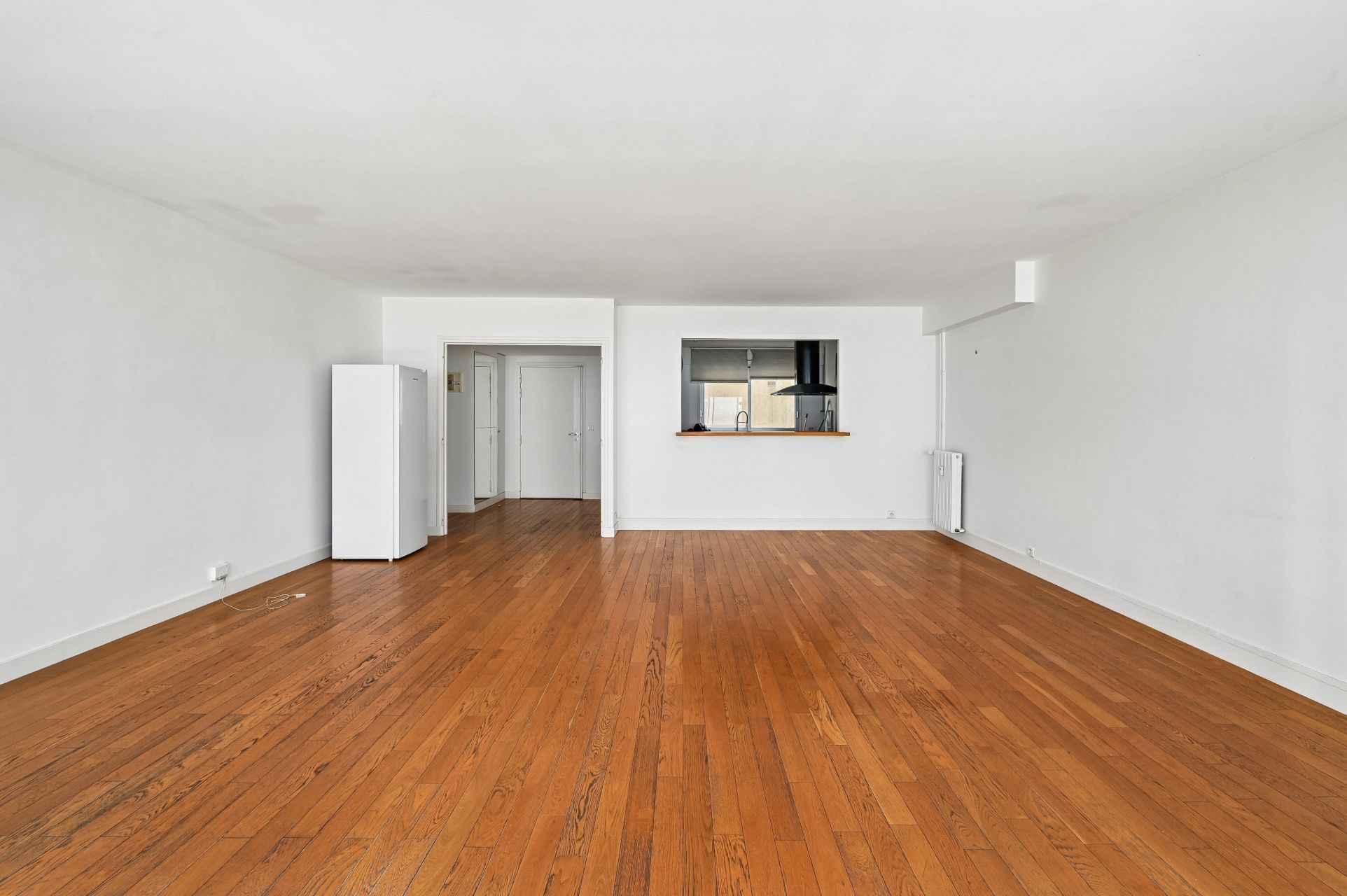 luxury apartment 4 Rooms for sale on PARIS (75116)
