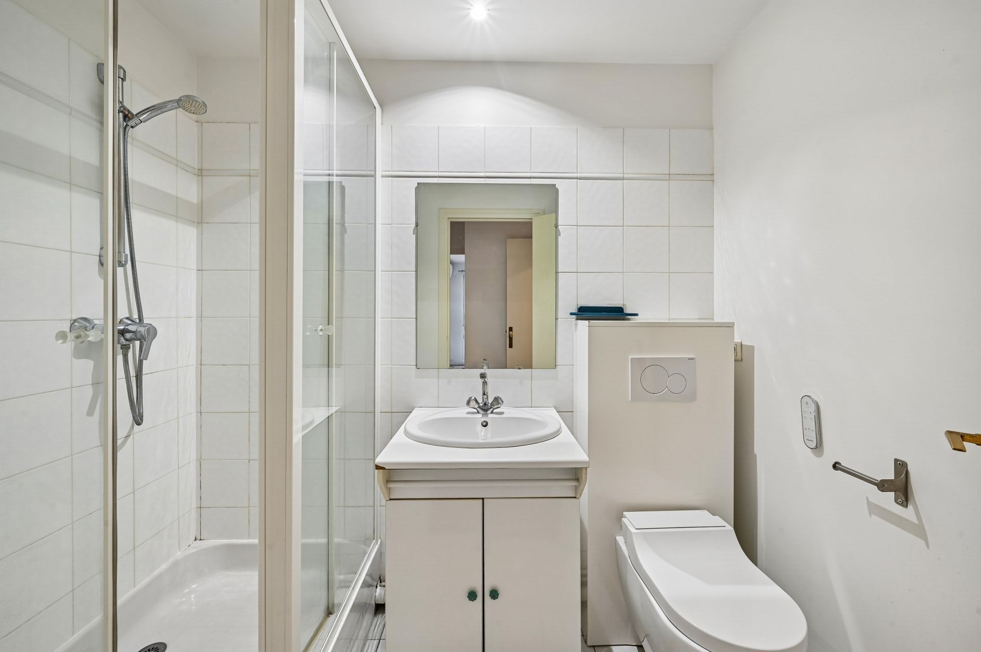 luxury apartment 4 Rooms for sale on PARIS (75116)