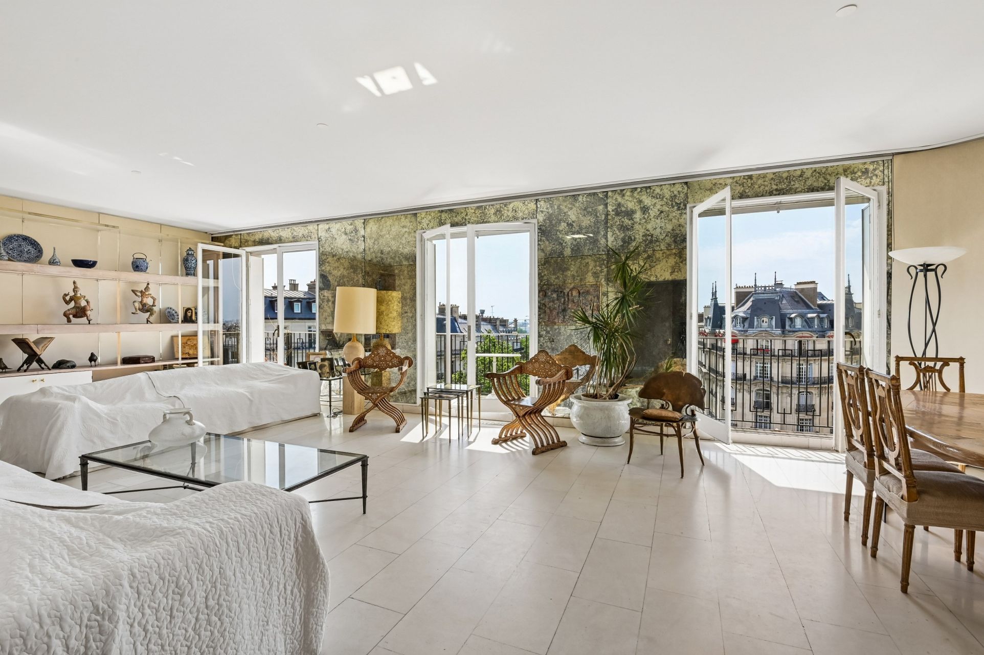 luxury apartment 5 Rooms for sale on PARIS (75016)