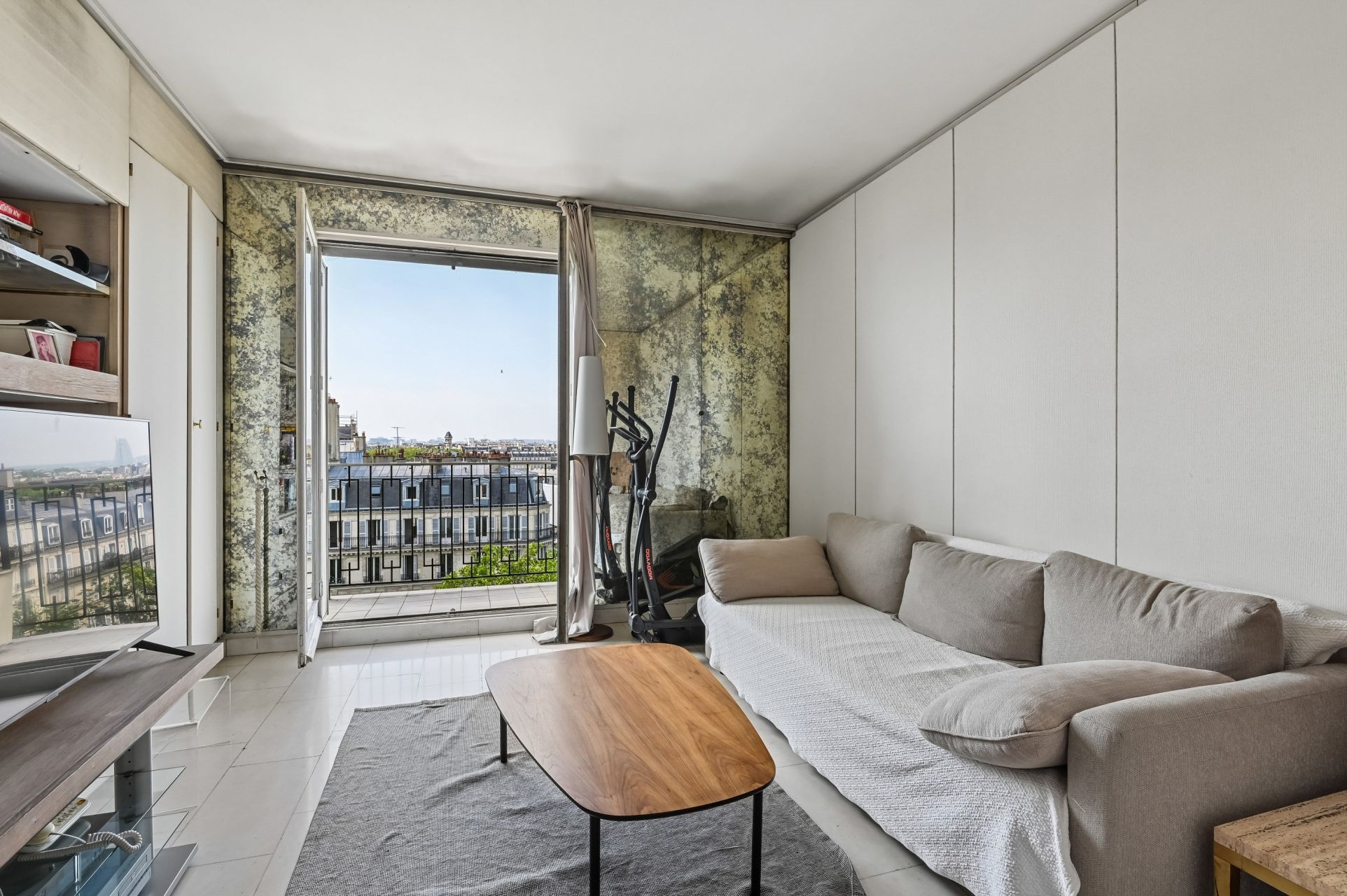 luxury apartment 5 Rooms for sale on PARIS (75016)