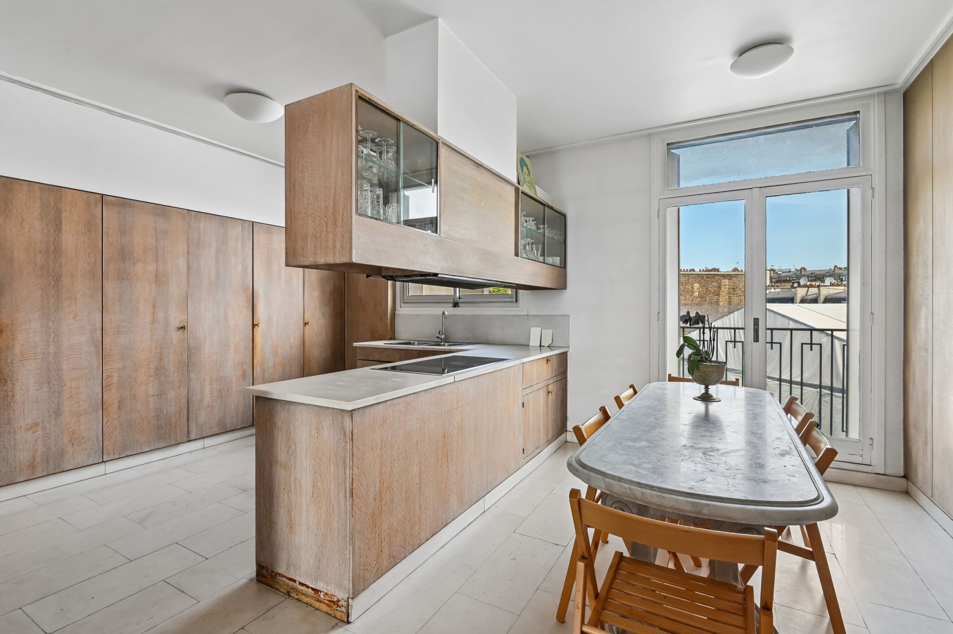 luxury apartment 5 Rooms for sale on PARIS (75016)