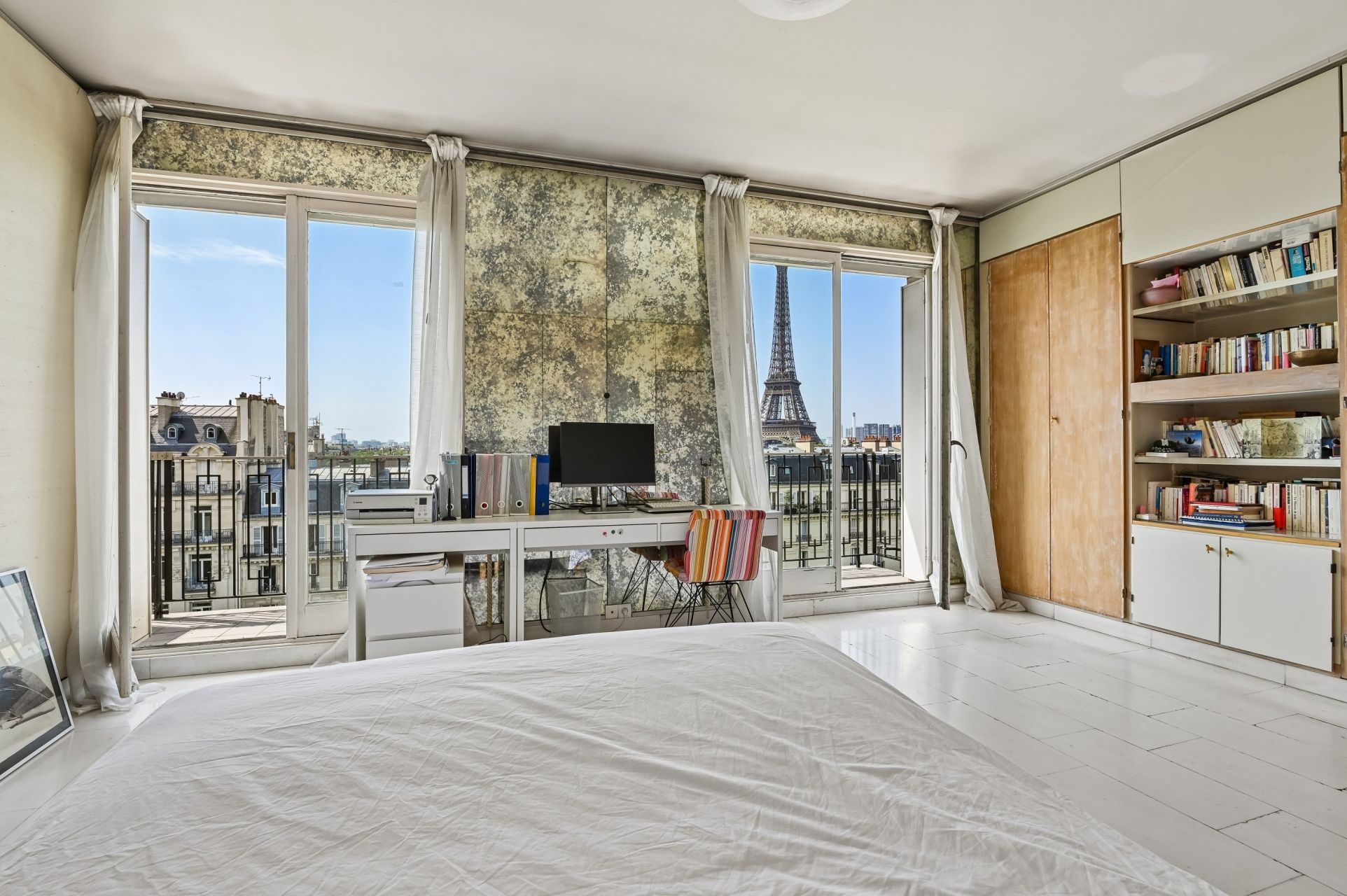 luxury apartment 5 Rooms for sale on PARIS (75016)