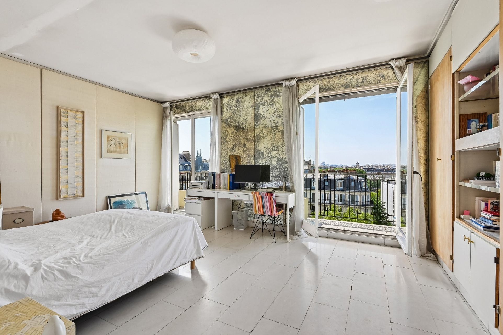 luxury apartment 5 Rooms for sale on PARIS (75016)