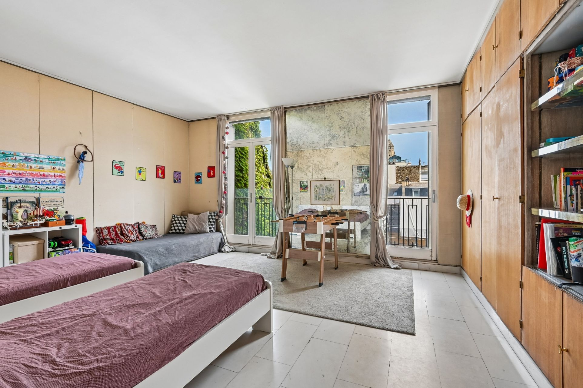 luxury apartment 5 Rooms for sale on PARIS (75016)