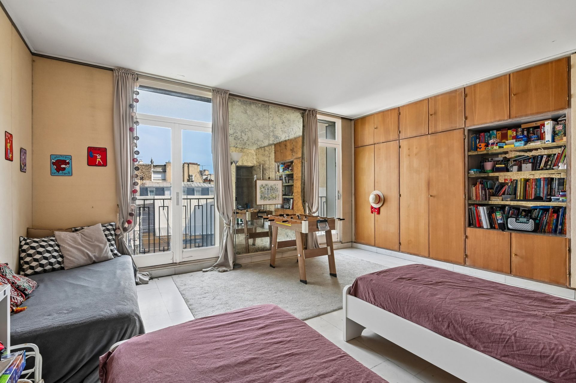 luxury apartment 5 Rooms for sale on PARIS (75016)