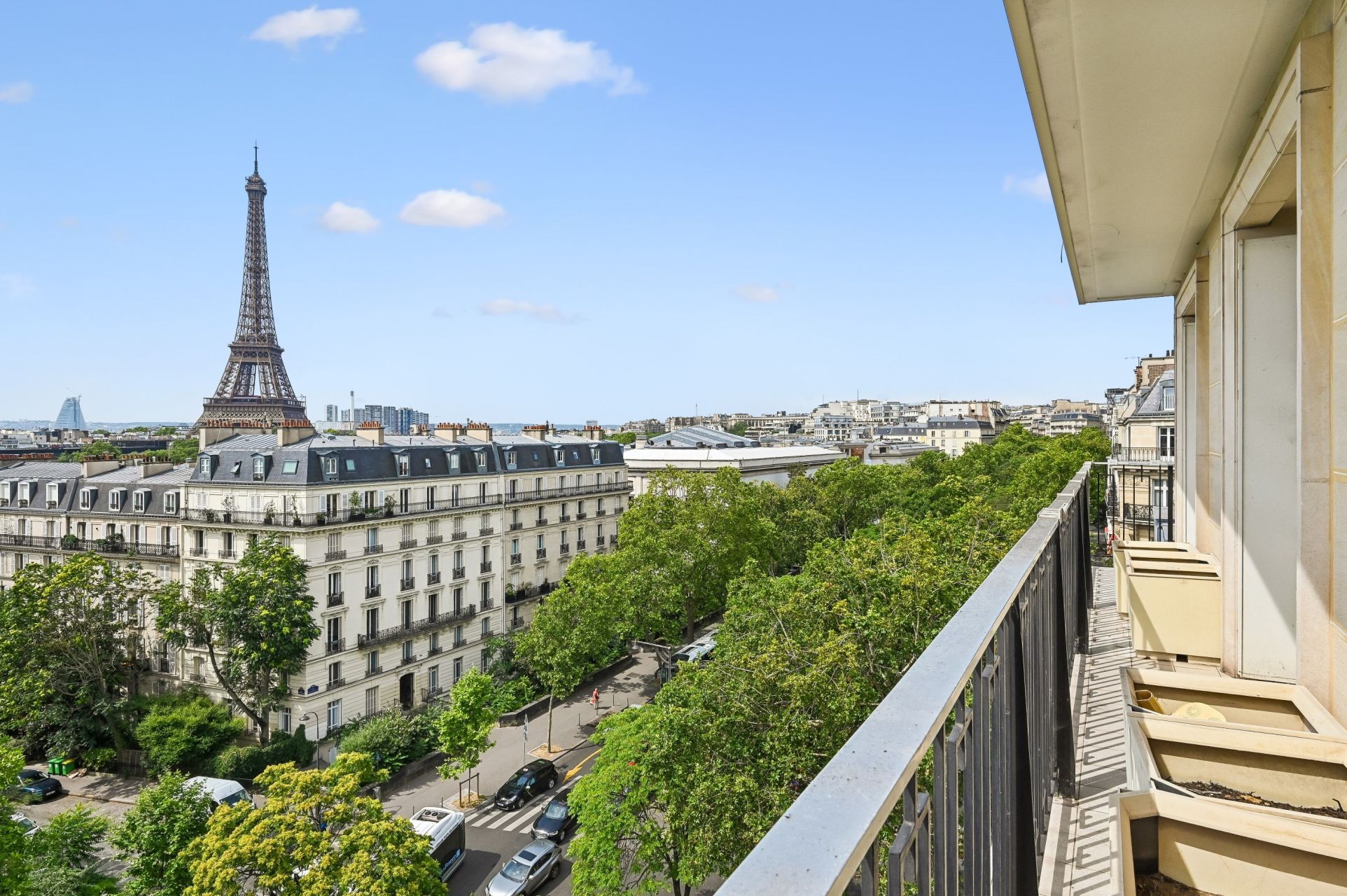 luxury apartment 5 Rooms for sale on PARIS (75016)