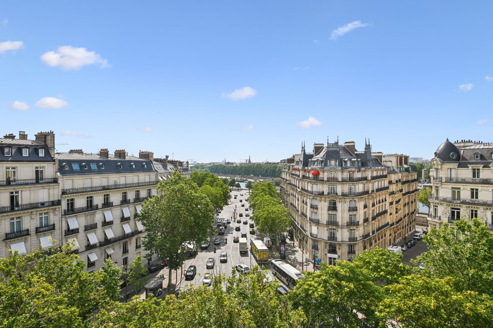 luxury apartment 5 Rooms for sale on PARIS (75016)