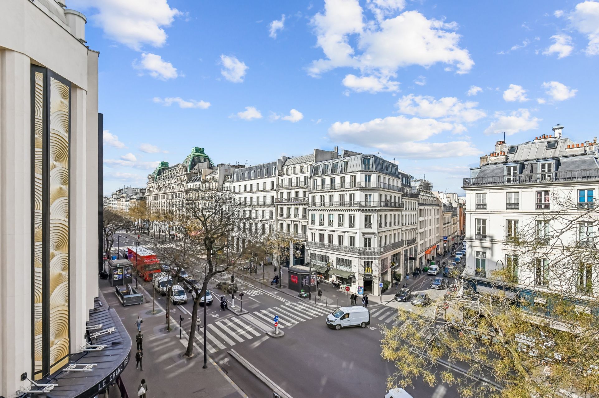 luxury apartment 3 Rooms for sale on PARIS (75002)