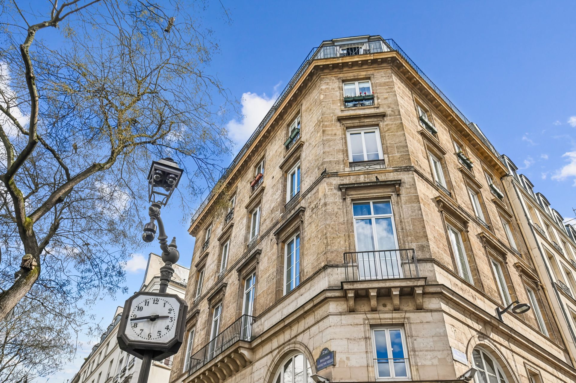 luxury apartment 3 Rooms for sale on PARIS (75002)