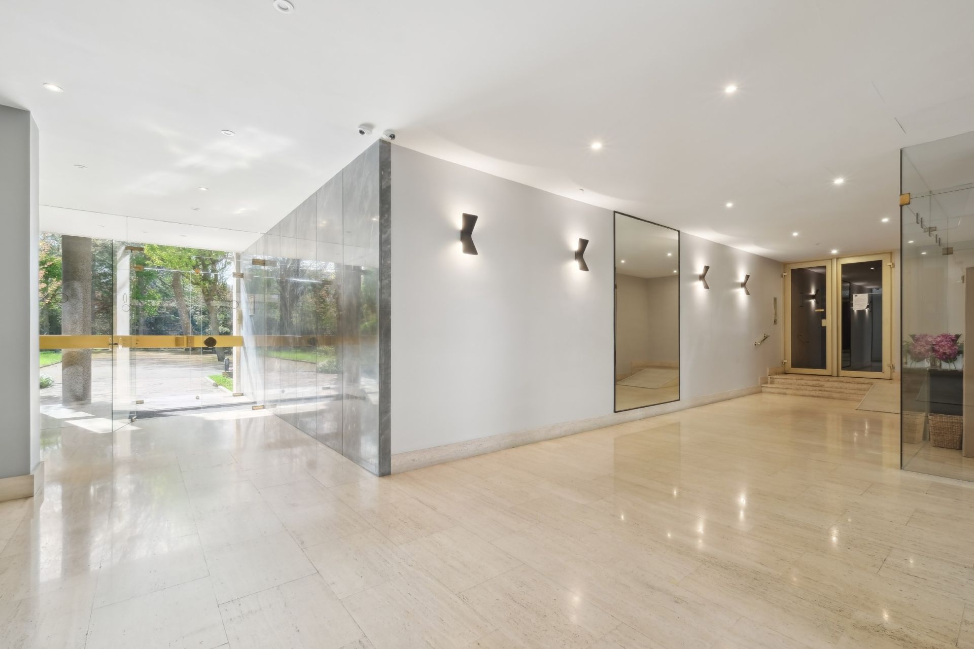 luxury apartment 4 Rooms for sale on NEUILLY SUR SEINE (92200)